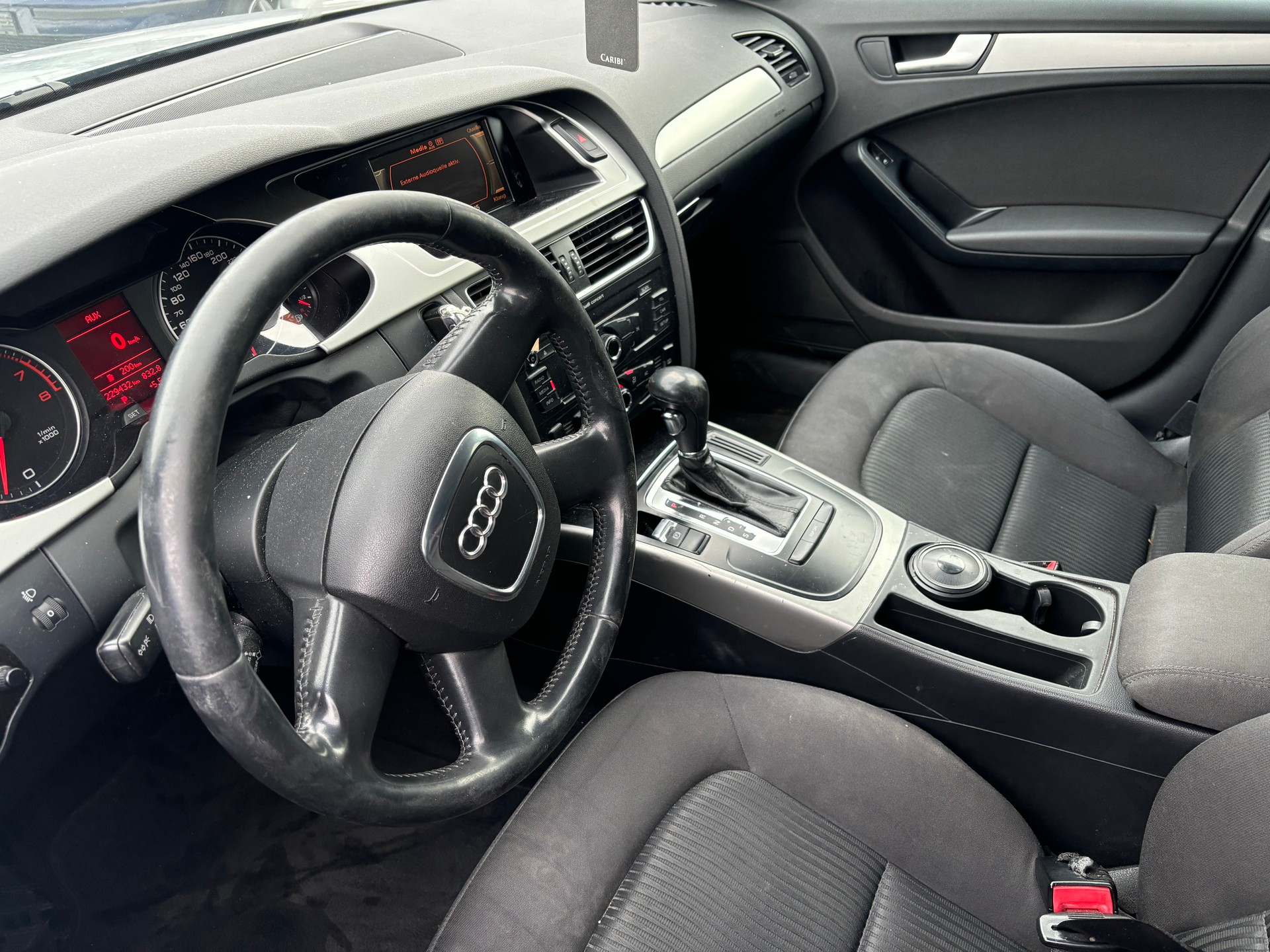 AUDI A4 Avant 1.8 TFSI multitronic-image-4