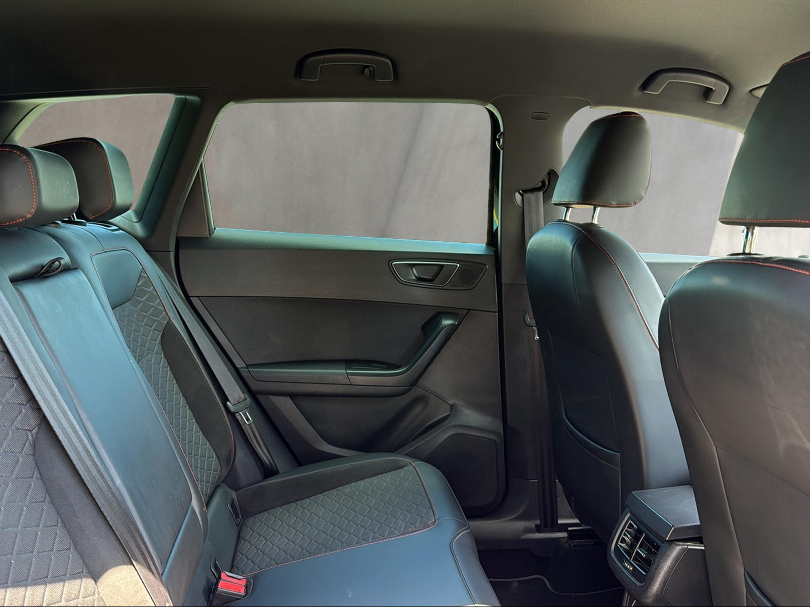 SEAT Ateca 2.0 TSI Hola FR 4Drive DSG-image-4