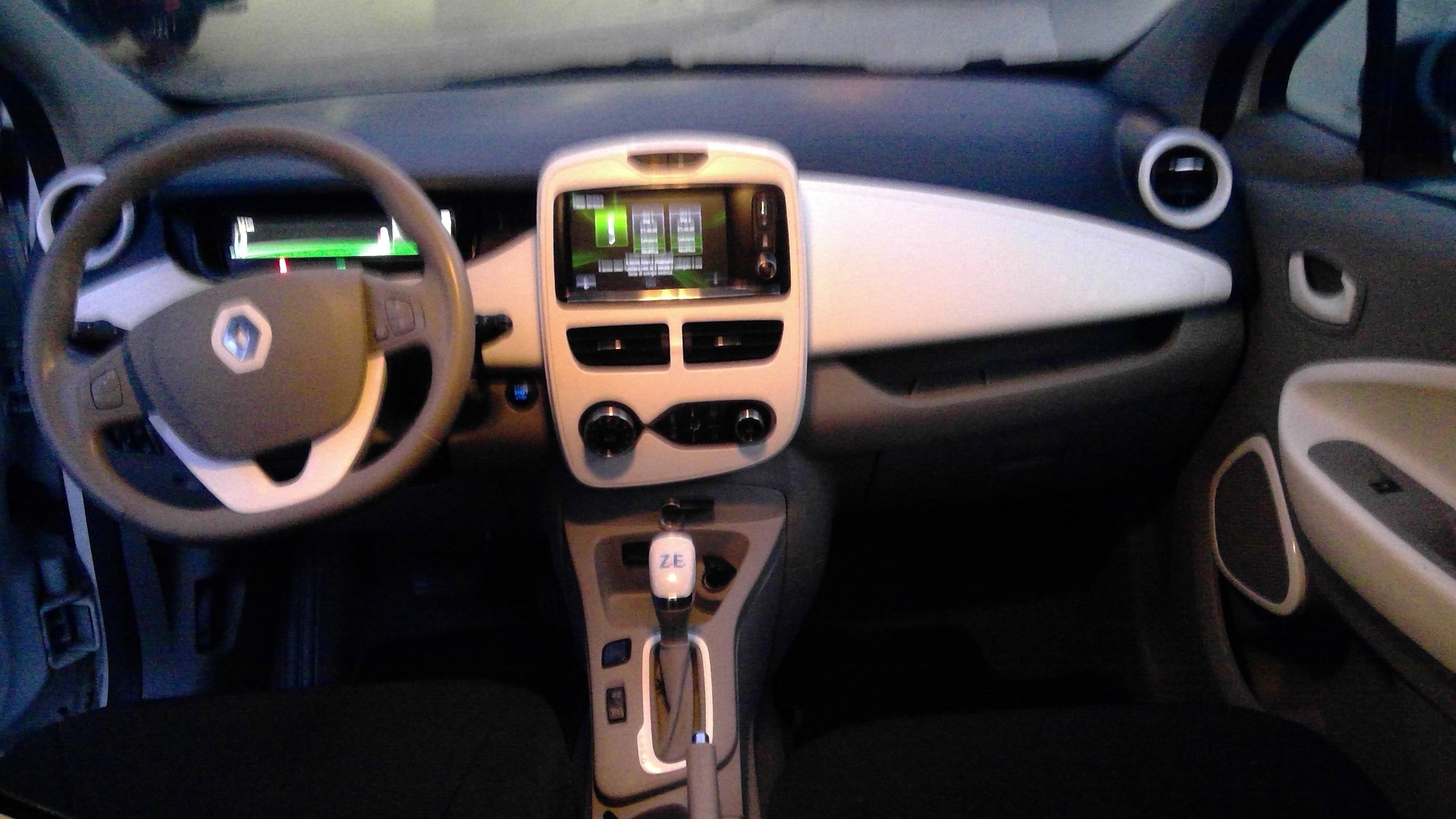 RENAULT Zoe Life R90 (Batterie Miete)-image-4