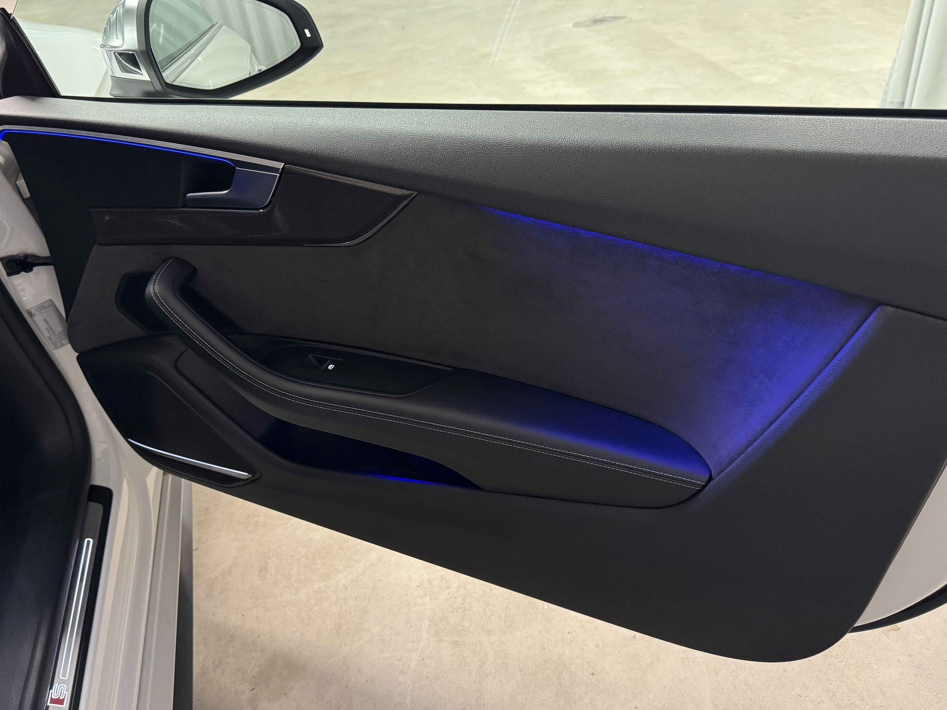 AUDI S5 Cabriolet 3.0 TFSI quattro tiptronic-image-11