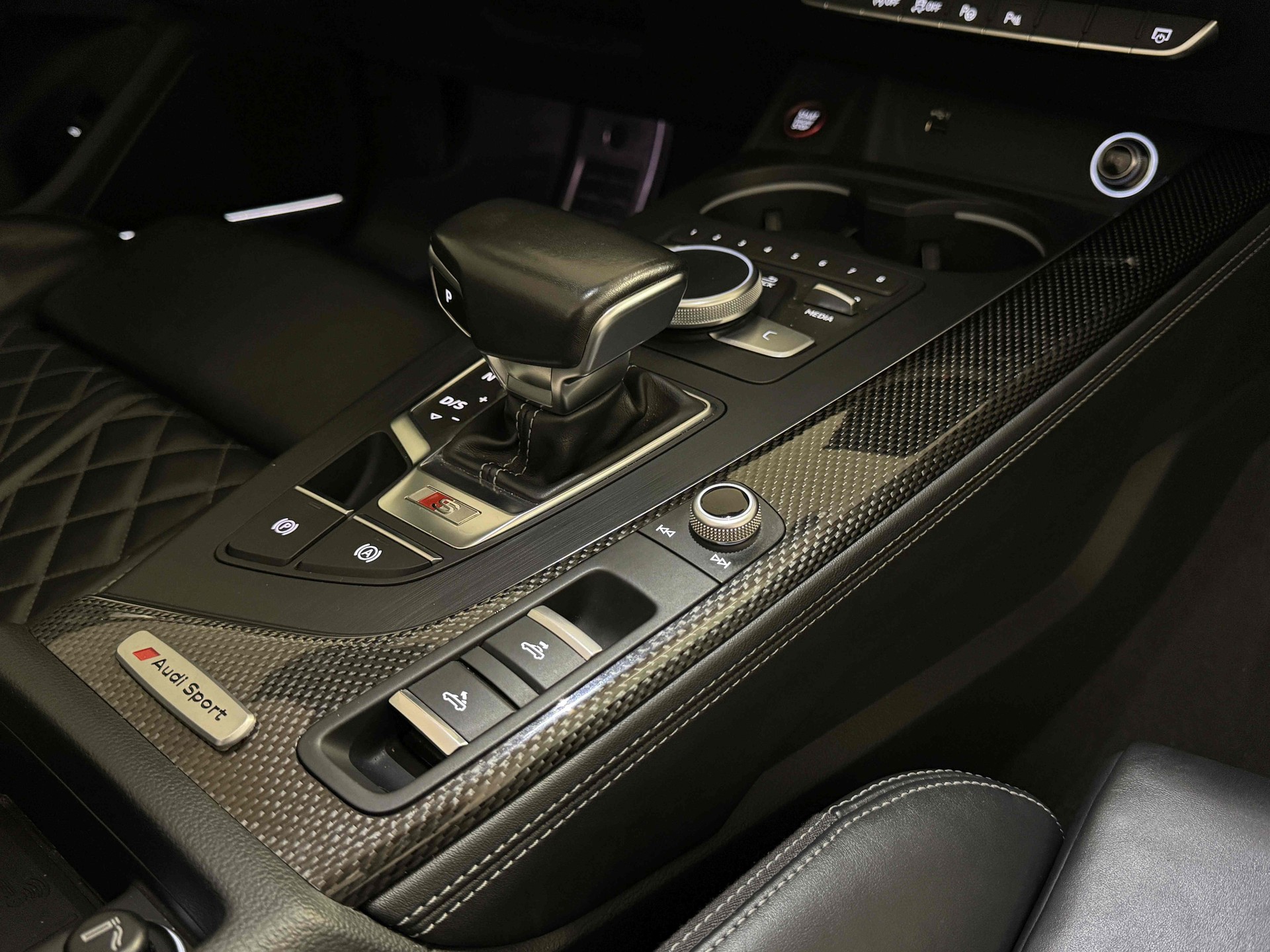 AUDI S5 Cabriolet 3.0 TFSI quattro tiptronic-image-12