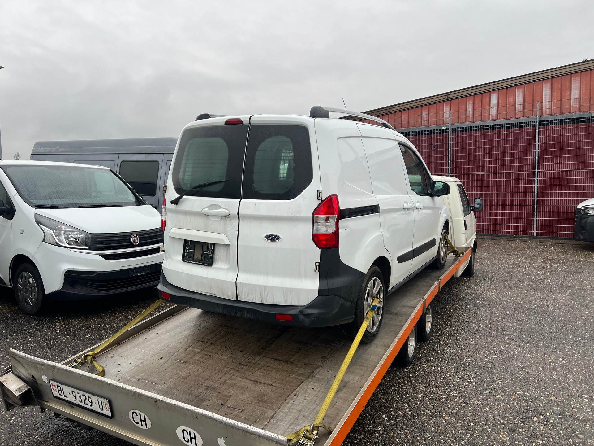 FORD Transit Courier Van 1.0 EcoBoost Ambiente-image-1