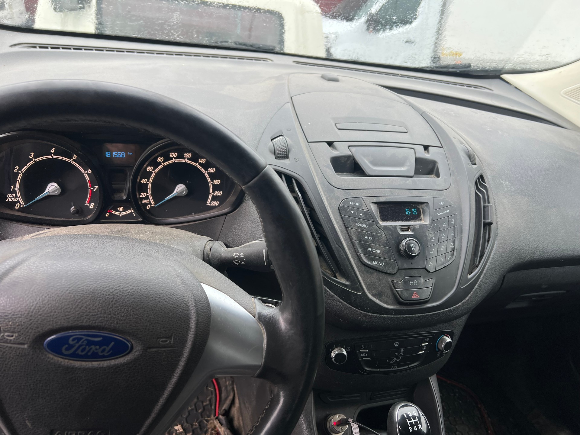 FORD Transit Courier Van 1.0 EcoBoost Ambiente-image-6