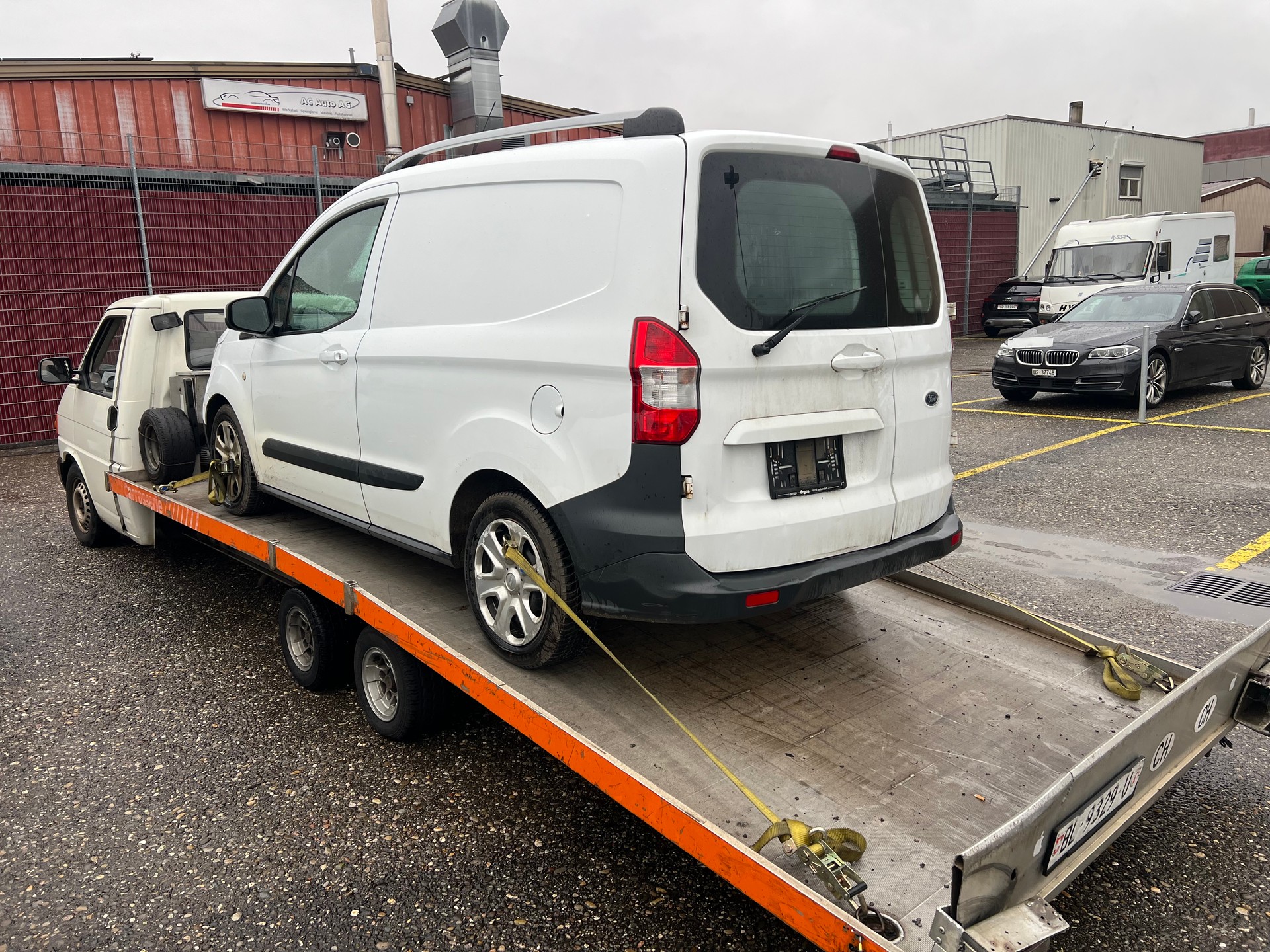 FORD Transit Courier Van 1.0 EcoBoost Ambiente-image-2