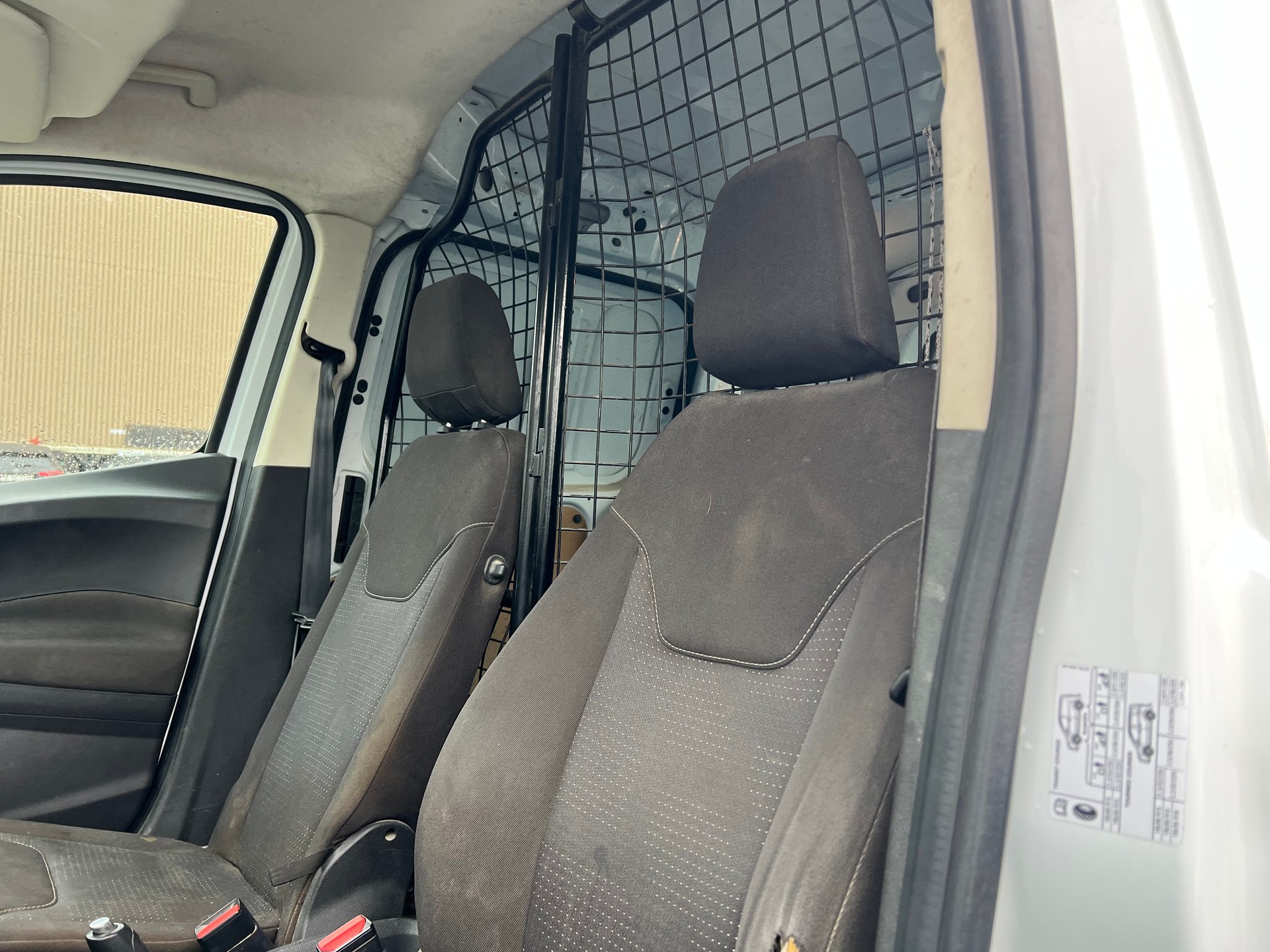 FORD Transit Courier Van 1.0 EcoBoost Ambiente-image-5