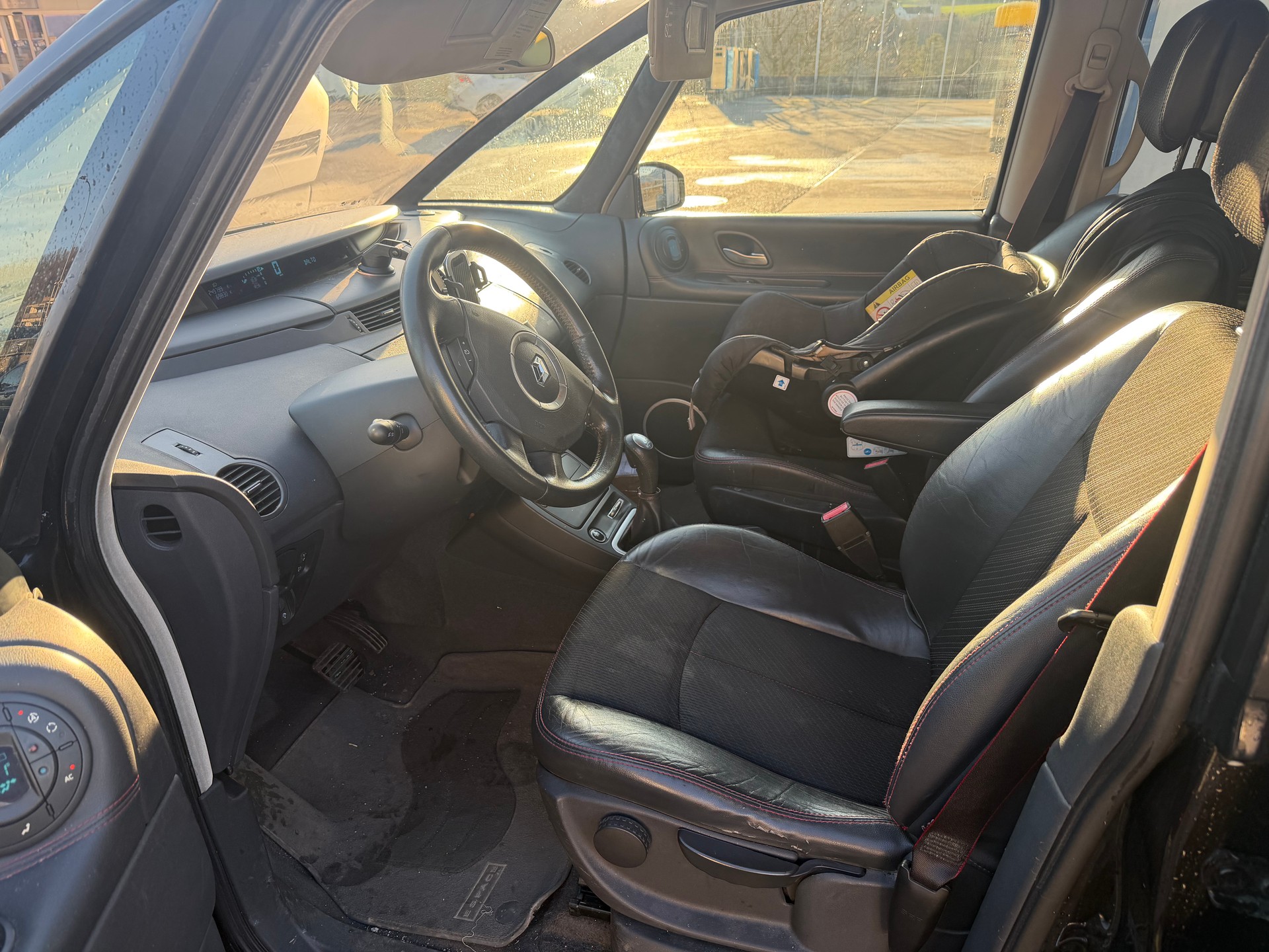 RENAULT Grand Espace 2.0 dCi Dynamic Automatic-image-4