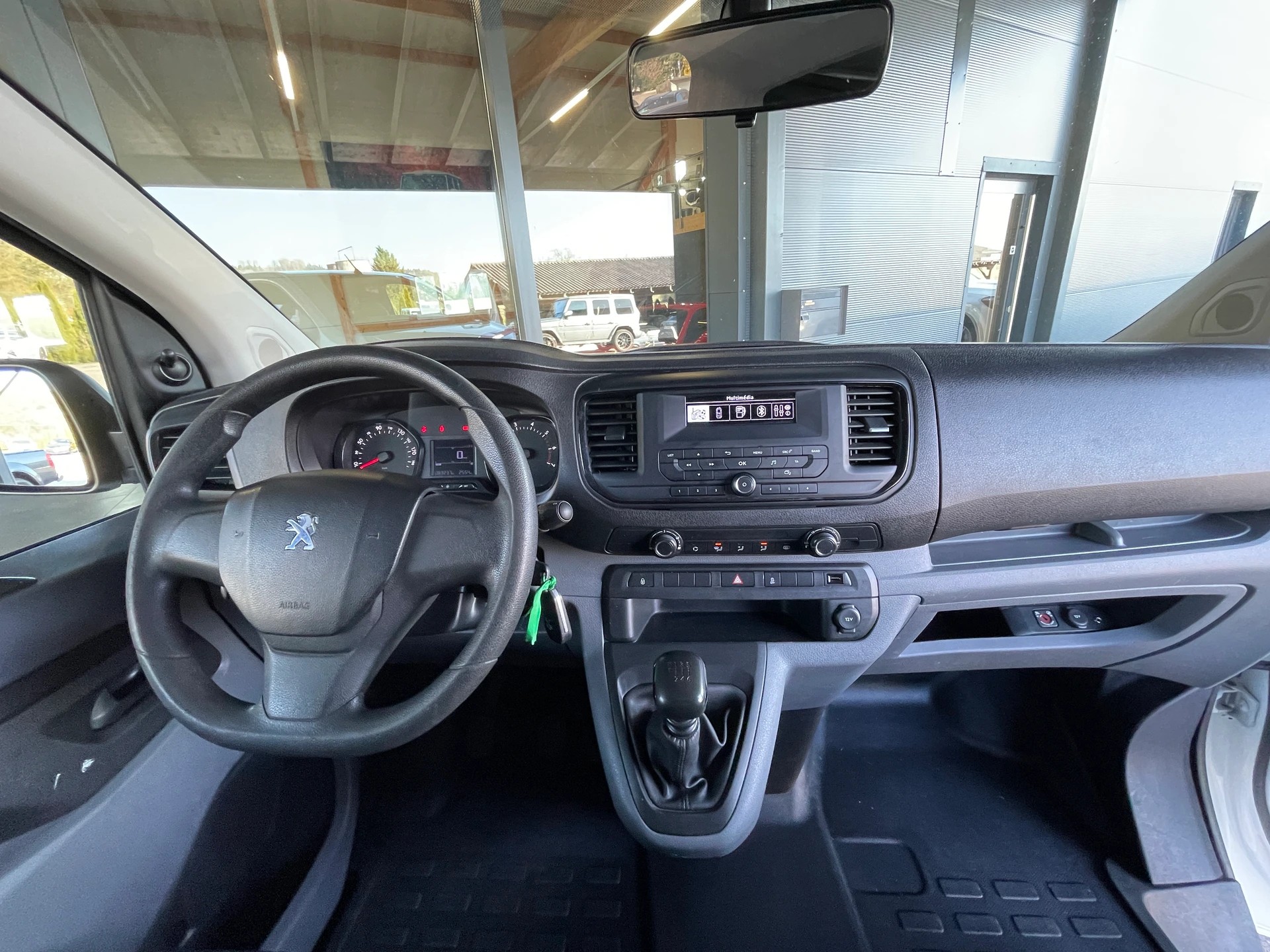 PEUGEOT Expert 2.0 BlueHDi 120 Active Standard-image-9