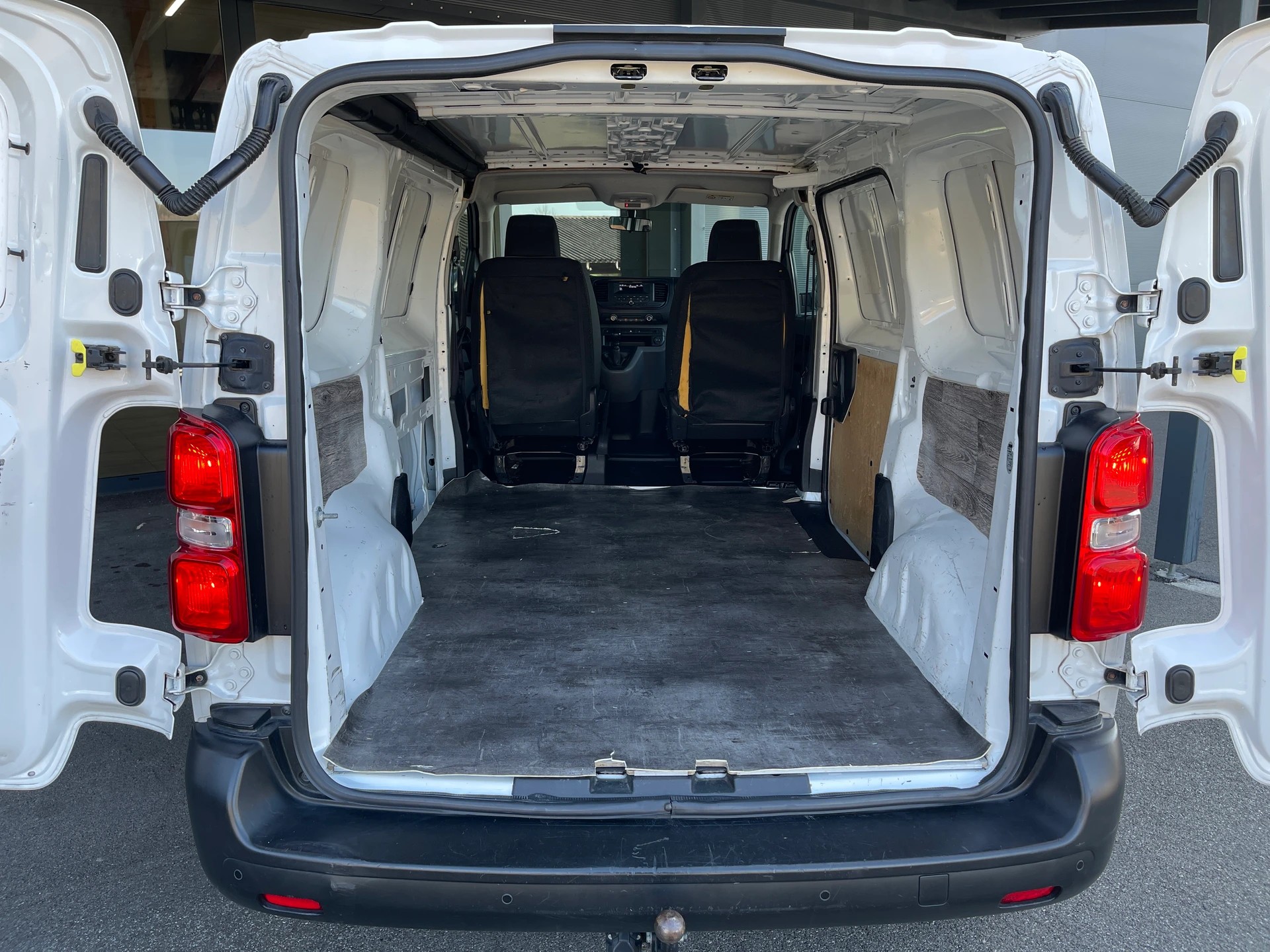 PEUGEOT Expert 2.0 BlueHDi 120 Active Standard-image-11