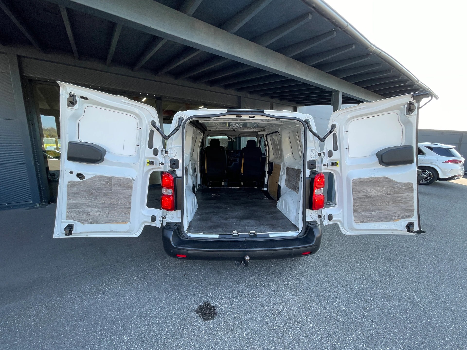 PEUGEOT Expert 2.0 BlueHDi 120 Active Standard-image-12