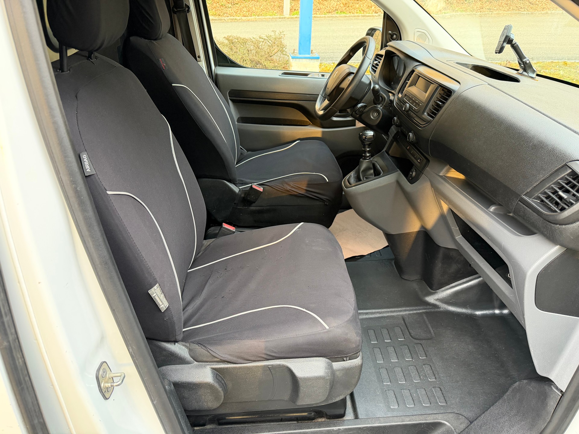 PEUGEOT Expert 2.0 BlueHDi 150 S&S Active Standard-image-11