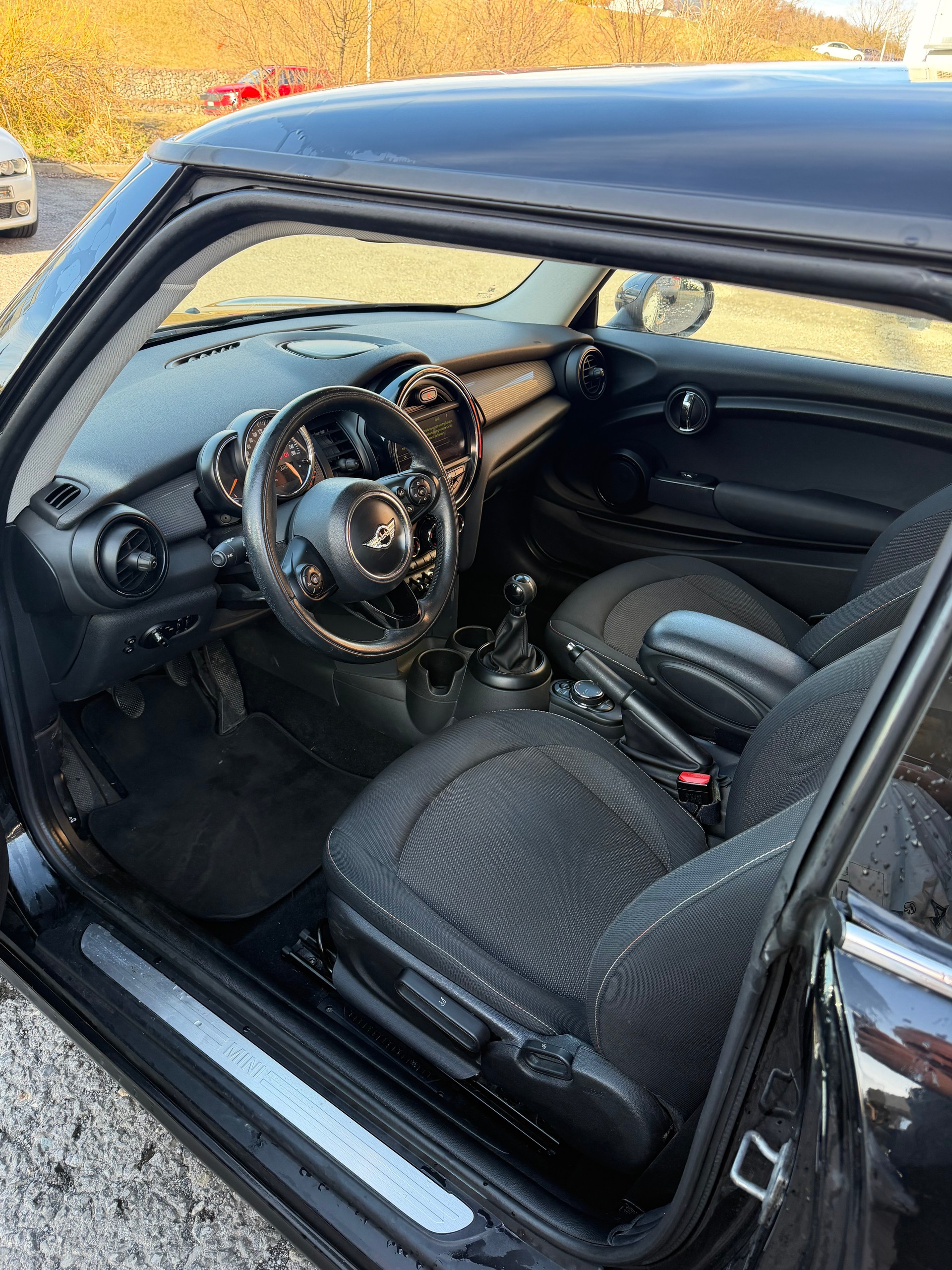 MINI Cooper-image-3