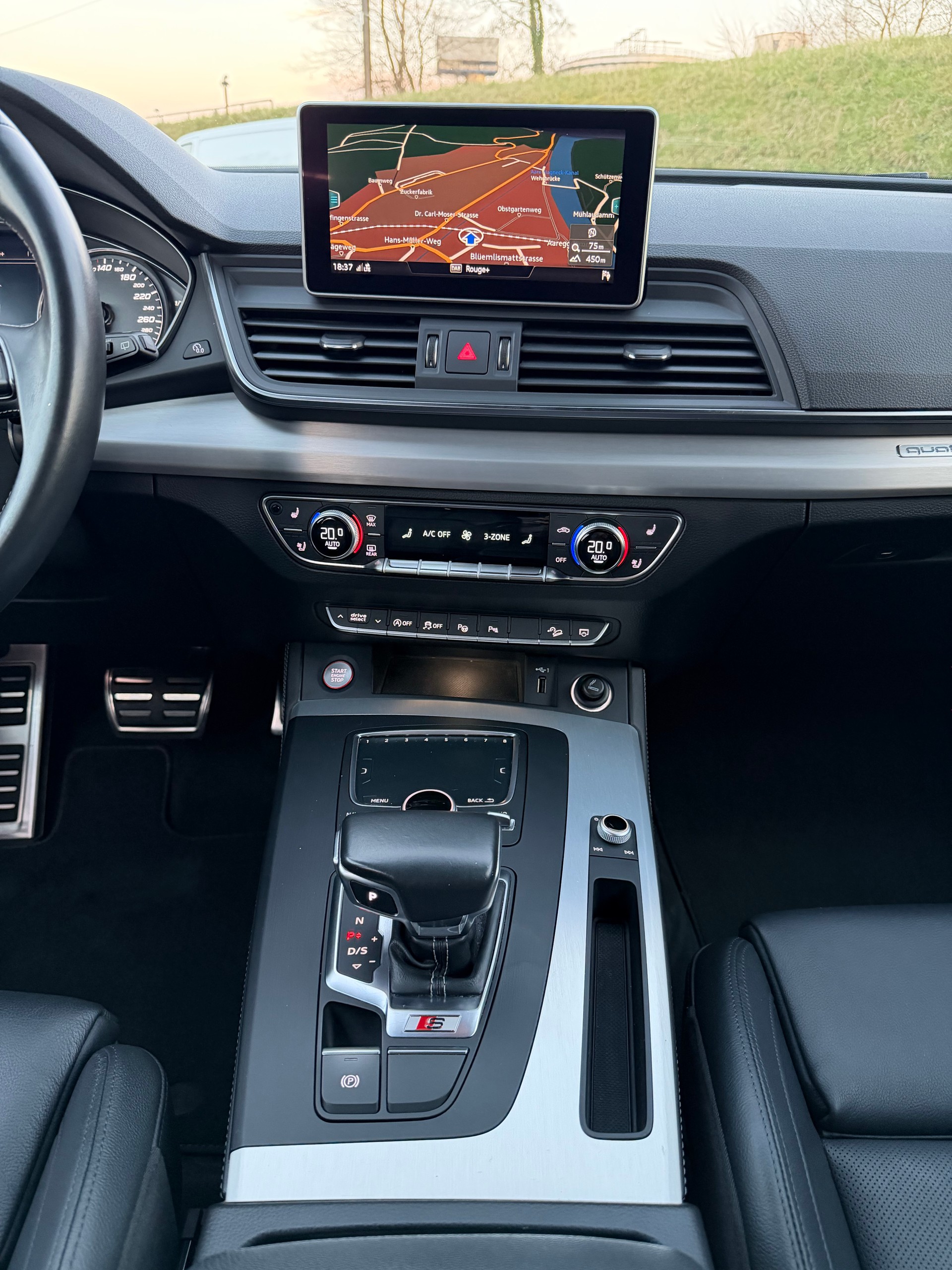 AUDI SQ5 3.0 TFSI quattro S-tronic-image-11