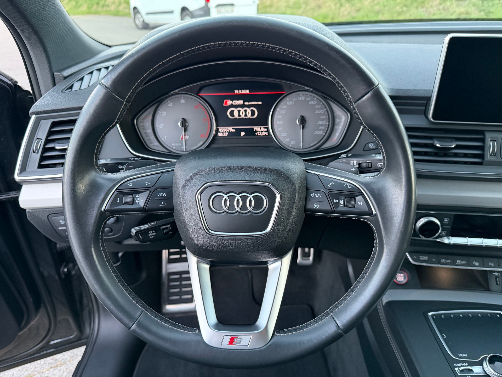 AUDI SQ5 3.0 TFSI quattro S-tronic-image-10