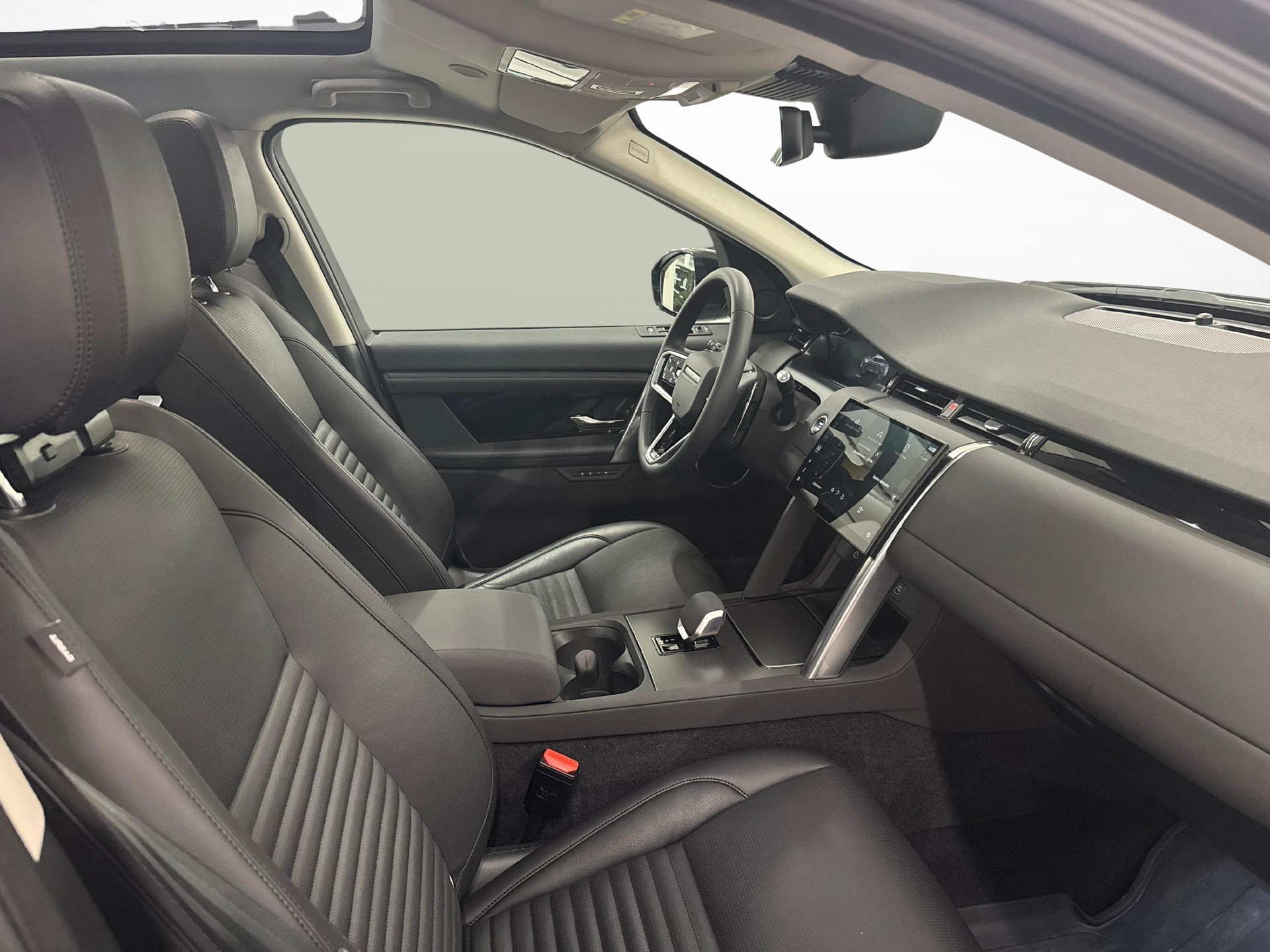 LAND ROVER Discovery Sport 1.5 T 300e S-image-9