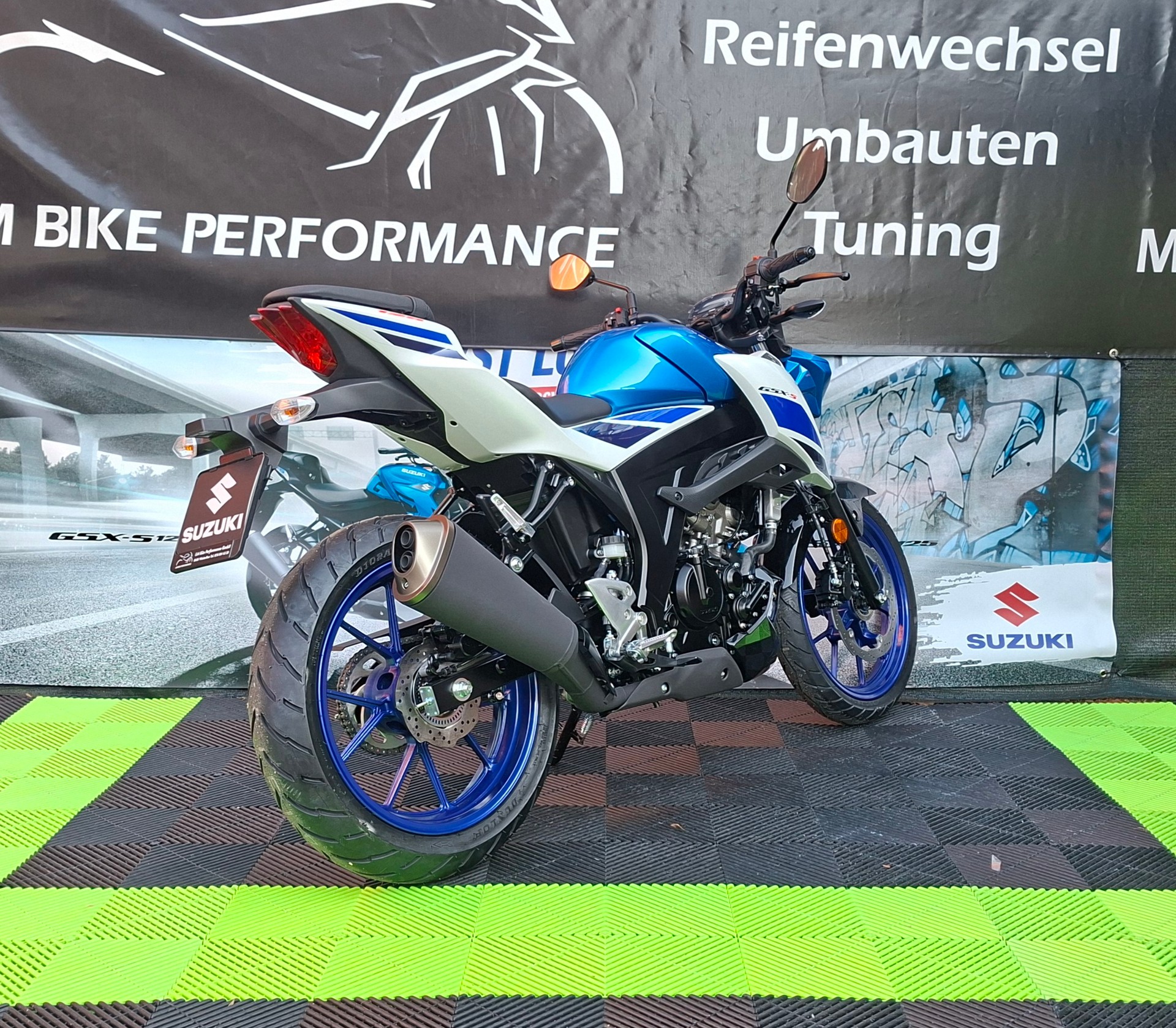 SUZUKI GSX-S 125-showroom-element-2