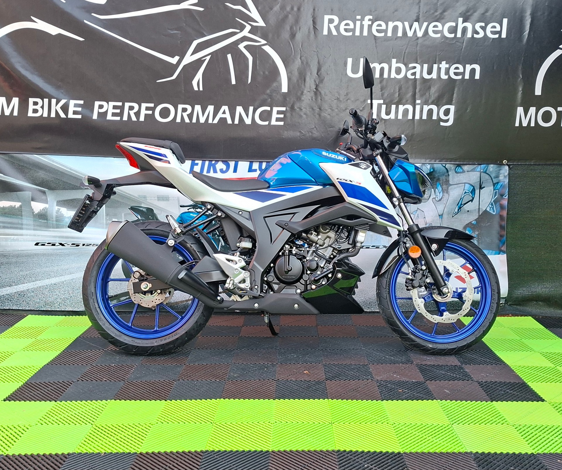 SUZUKI GSX-S 125-showroom-element-1