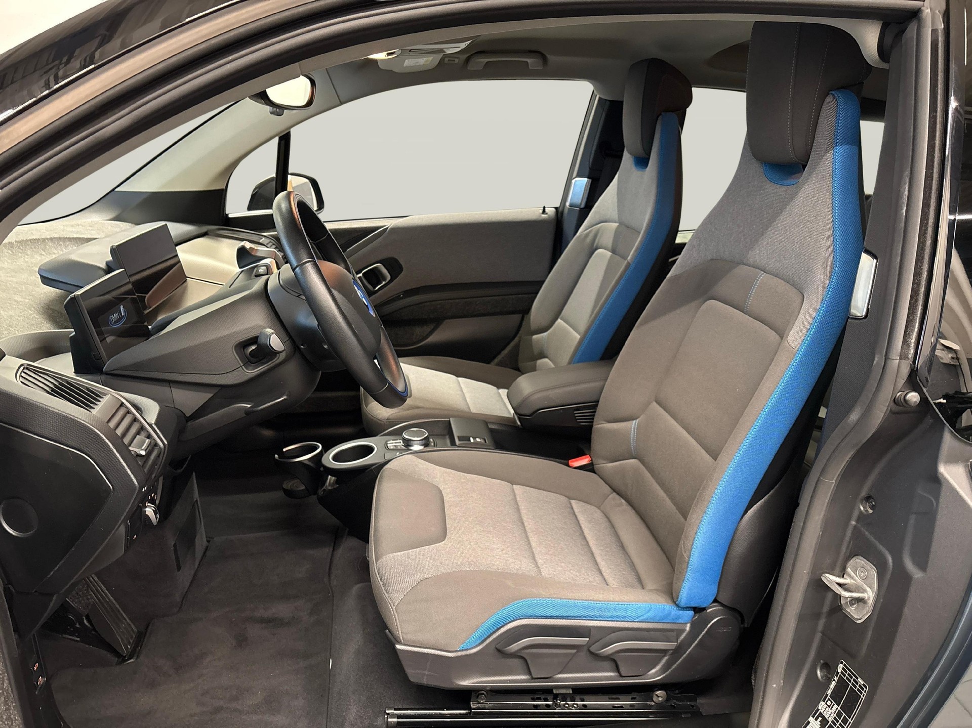 BMW i3 120 Ah-image-8