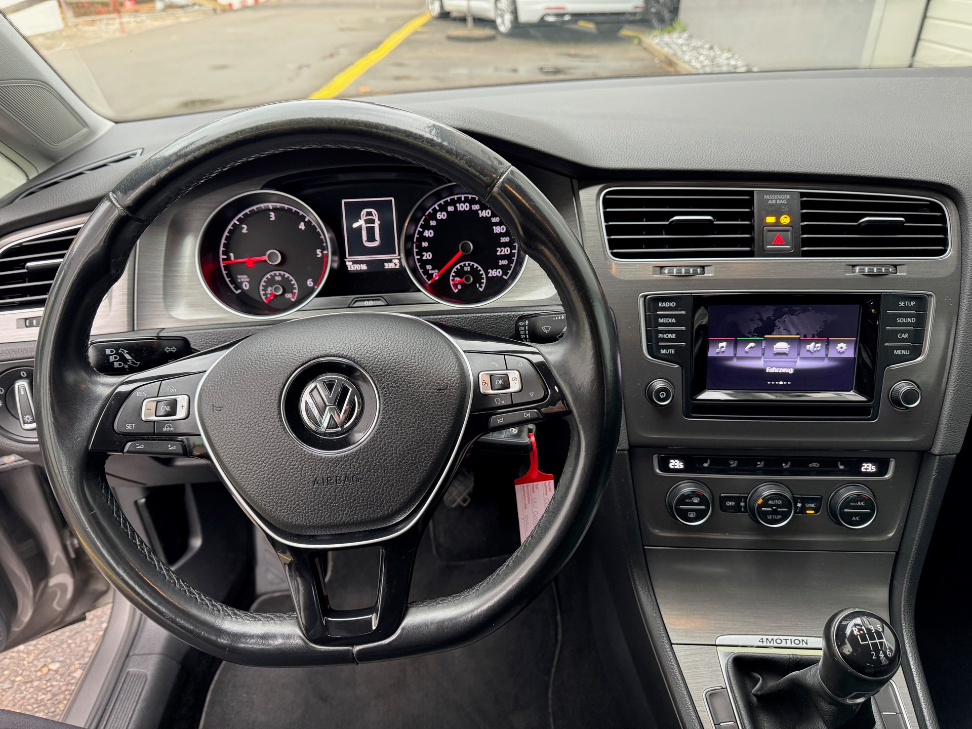 VW Golf 1.6 TDI Comfortline 4Motion-image-11