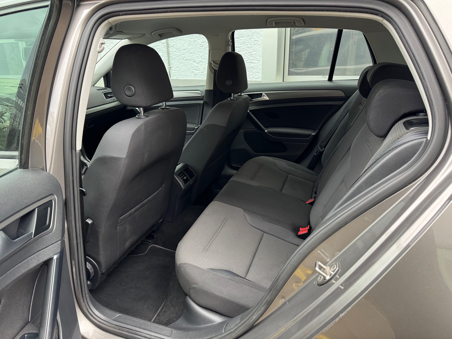 VW Golf 1.6 TDI Comfortline 4Motion-image-8