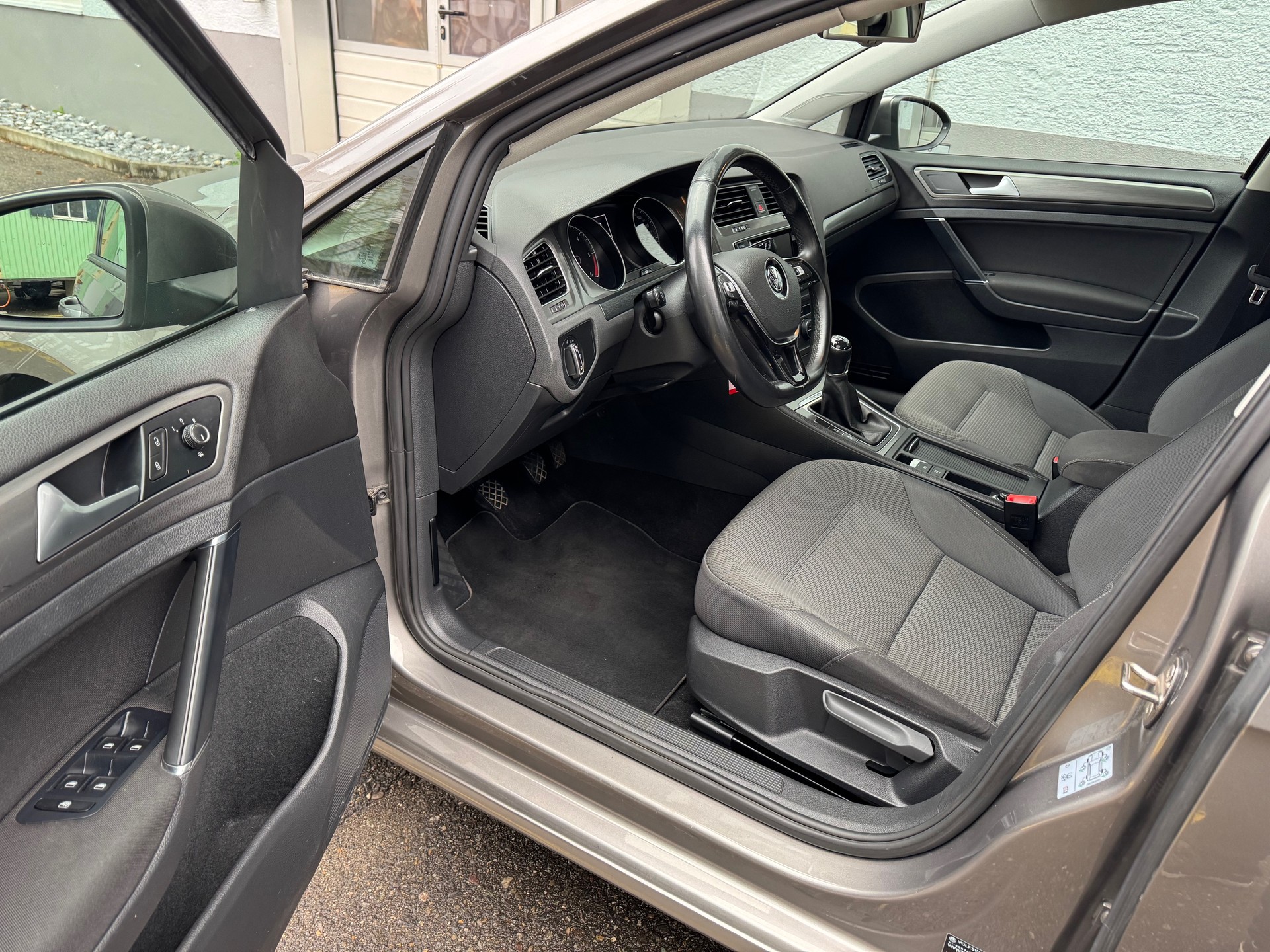 VW Golf 1.6 TDI Comfortline 4Motion-image-7
