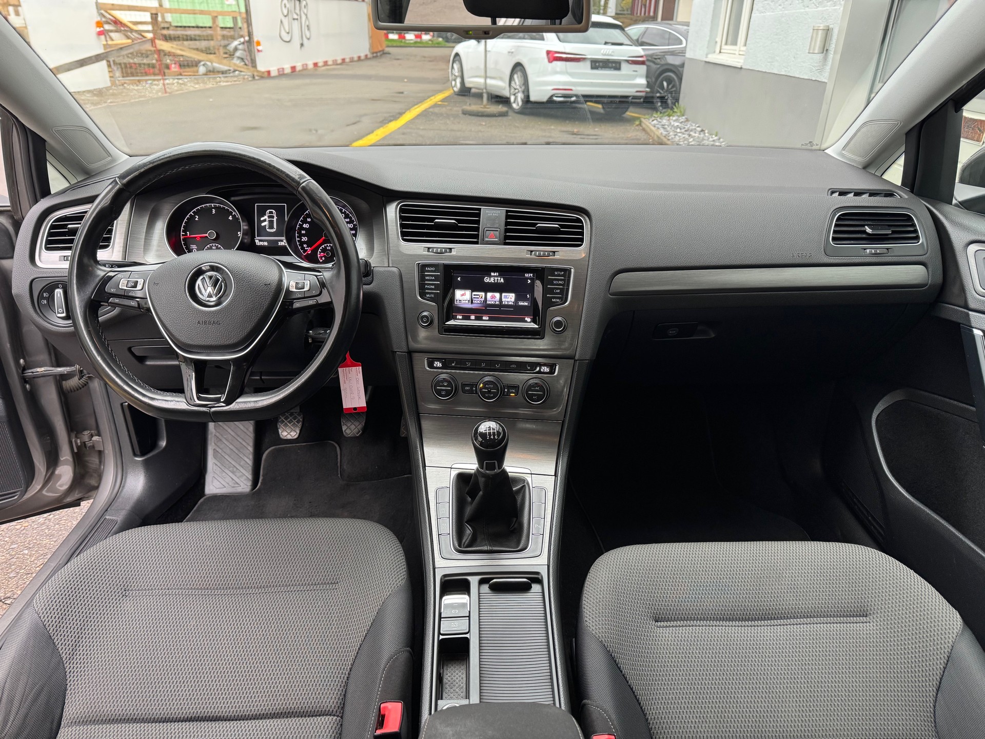 VW Golf 1.6 TDI Comfortline 4Motion-image-12