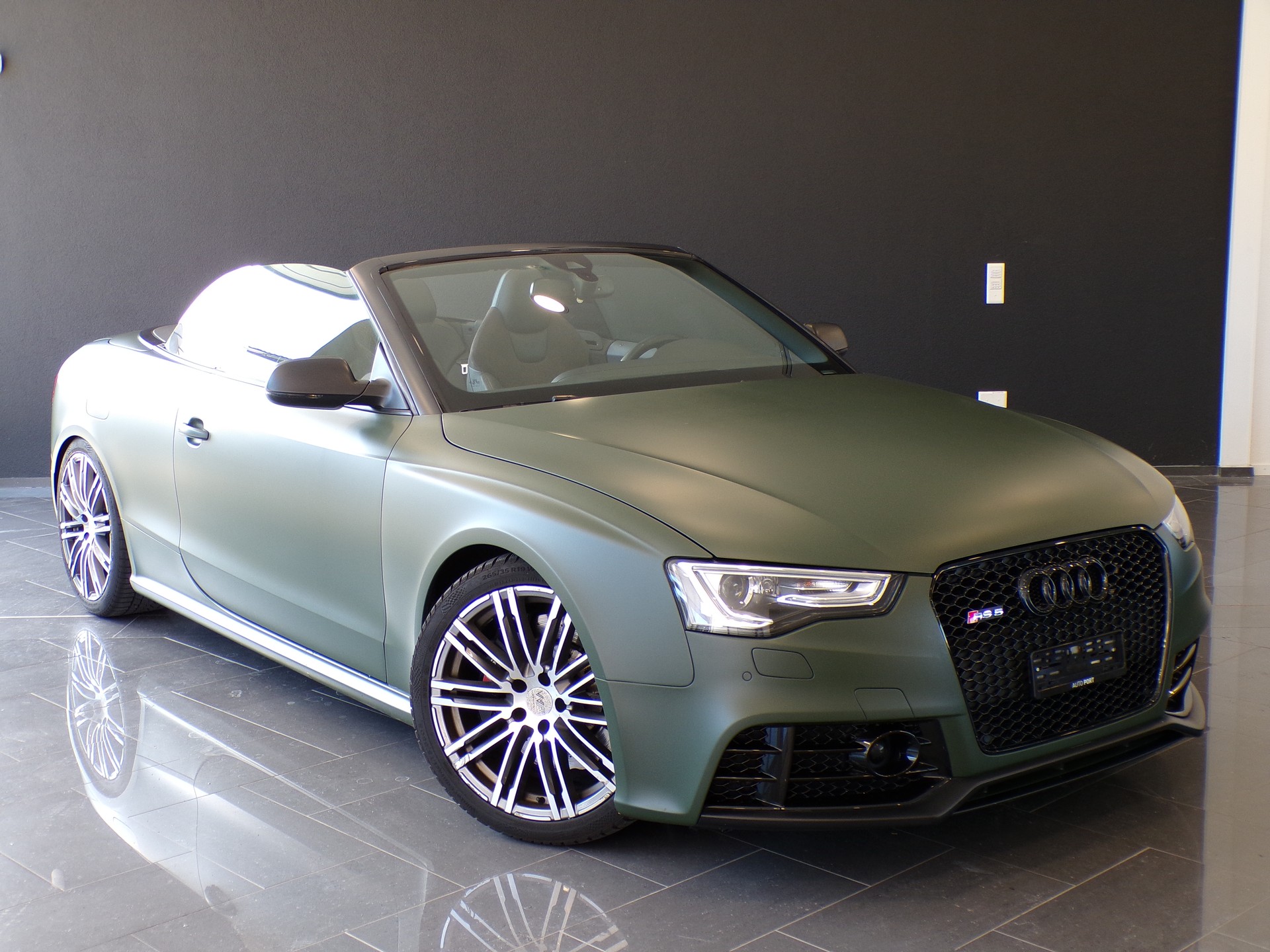 AUDI RS5 Cabrio 4.2 FSI quattro S-tronic-showroom-element-2