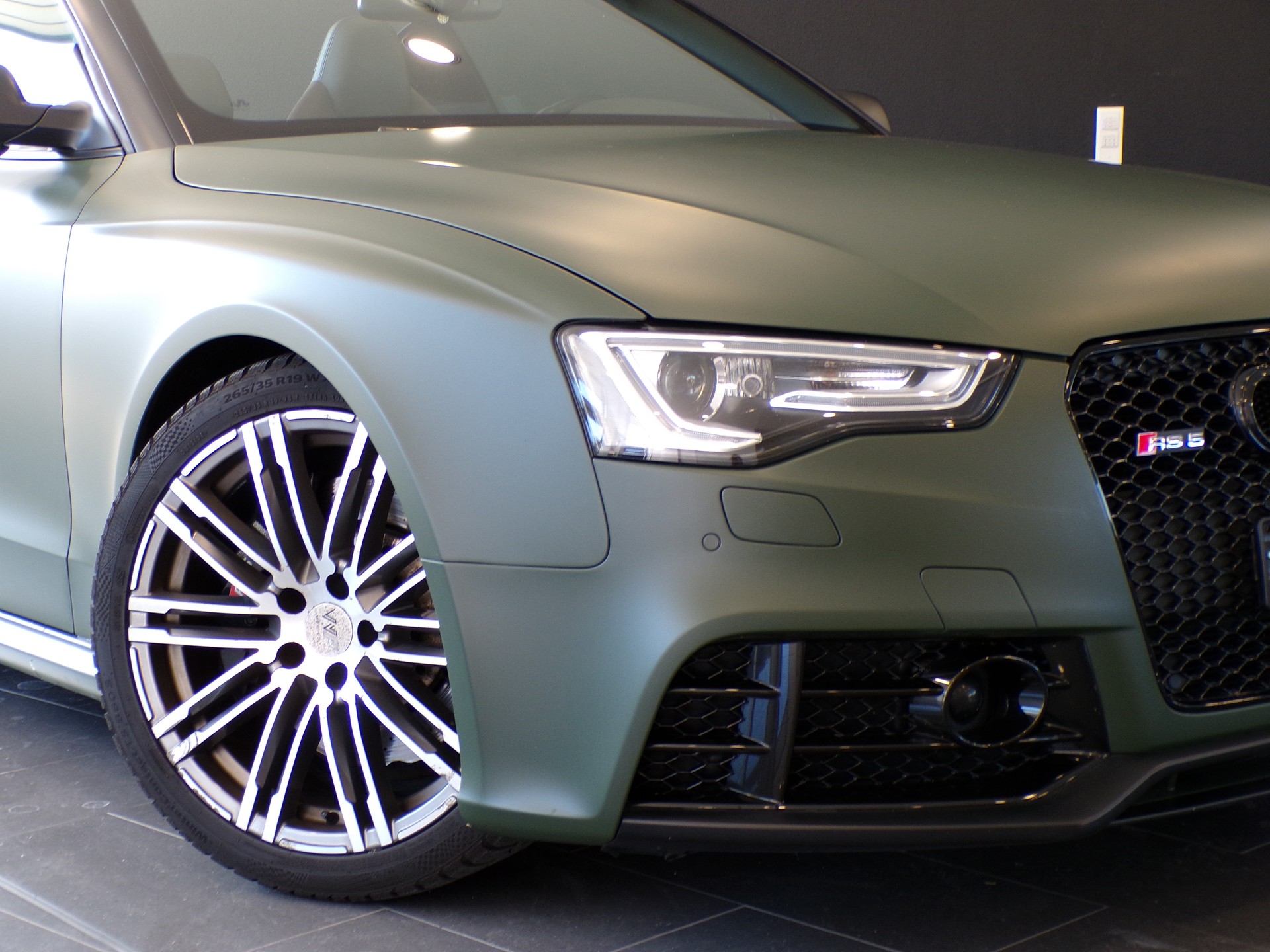 AUDI RS5 Cabrio 4.2 FSI quattro S-tronic-showroom-element-3