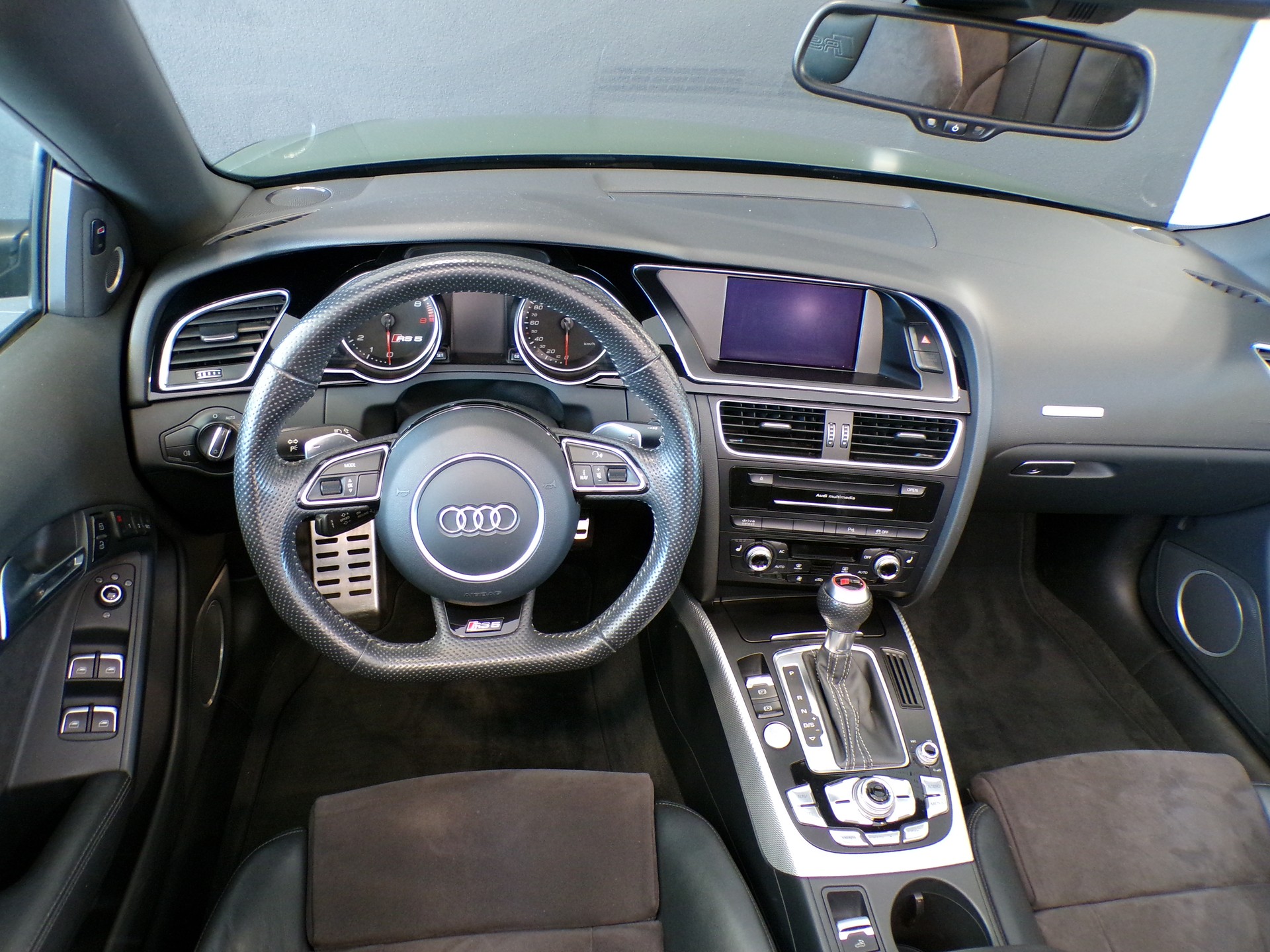 AUDI RS5 Cabrio 4.2 FSI quattro S-tronic-image-16