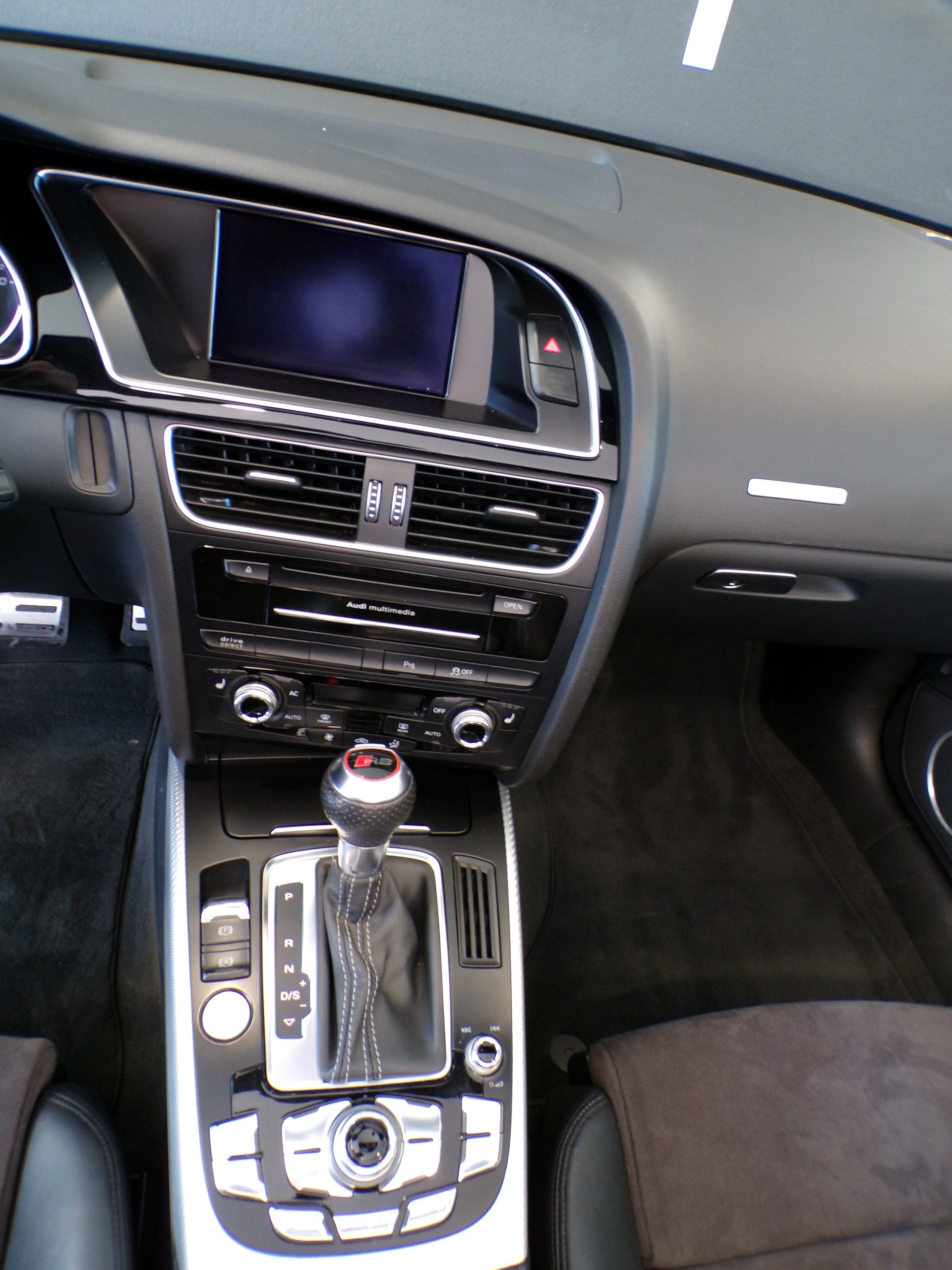 AUDI RS5 Cabrio 4.2 FSI quattro S-tronic-image-18