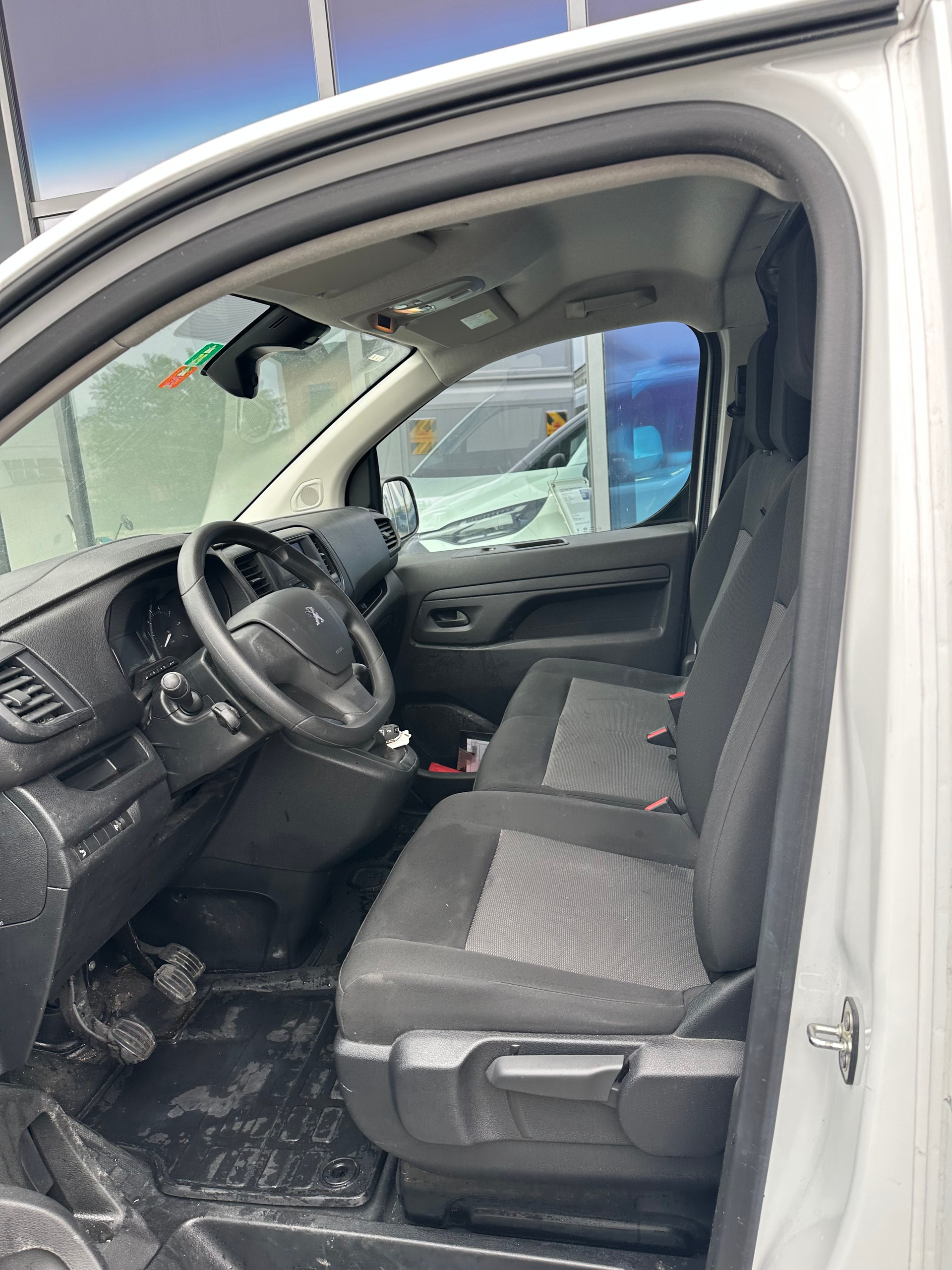 PEUGEOT Expert fourg. Standard 1.5 BlueHDi 145 S/S-image-10