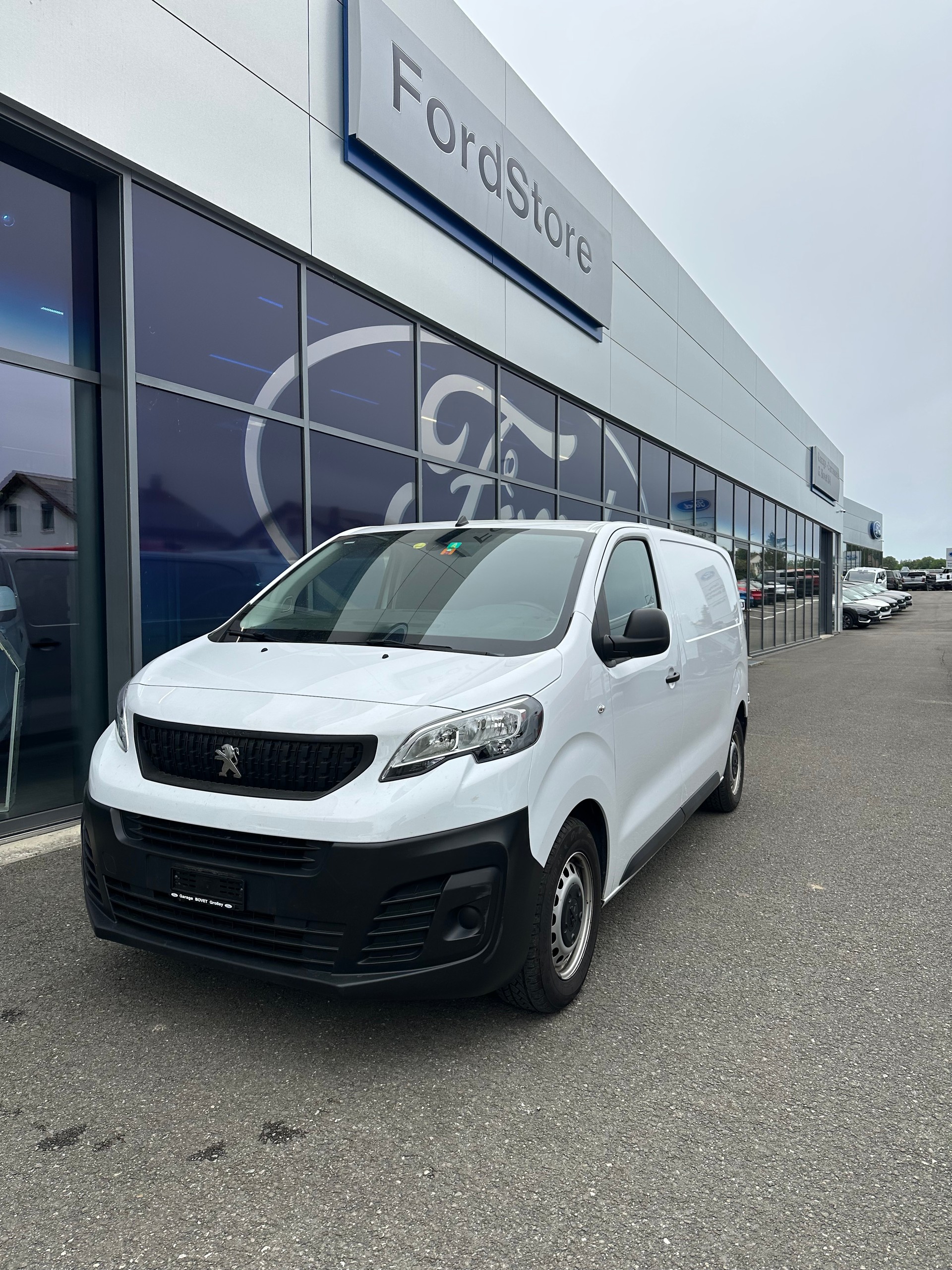 PEUGEOT Expert fourg. Standard 1.5 BlueHDi 145 S/S-image-1