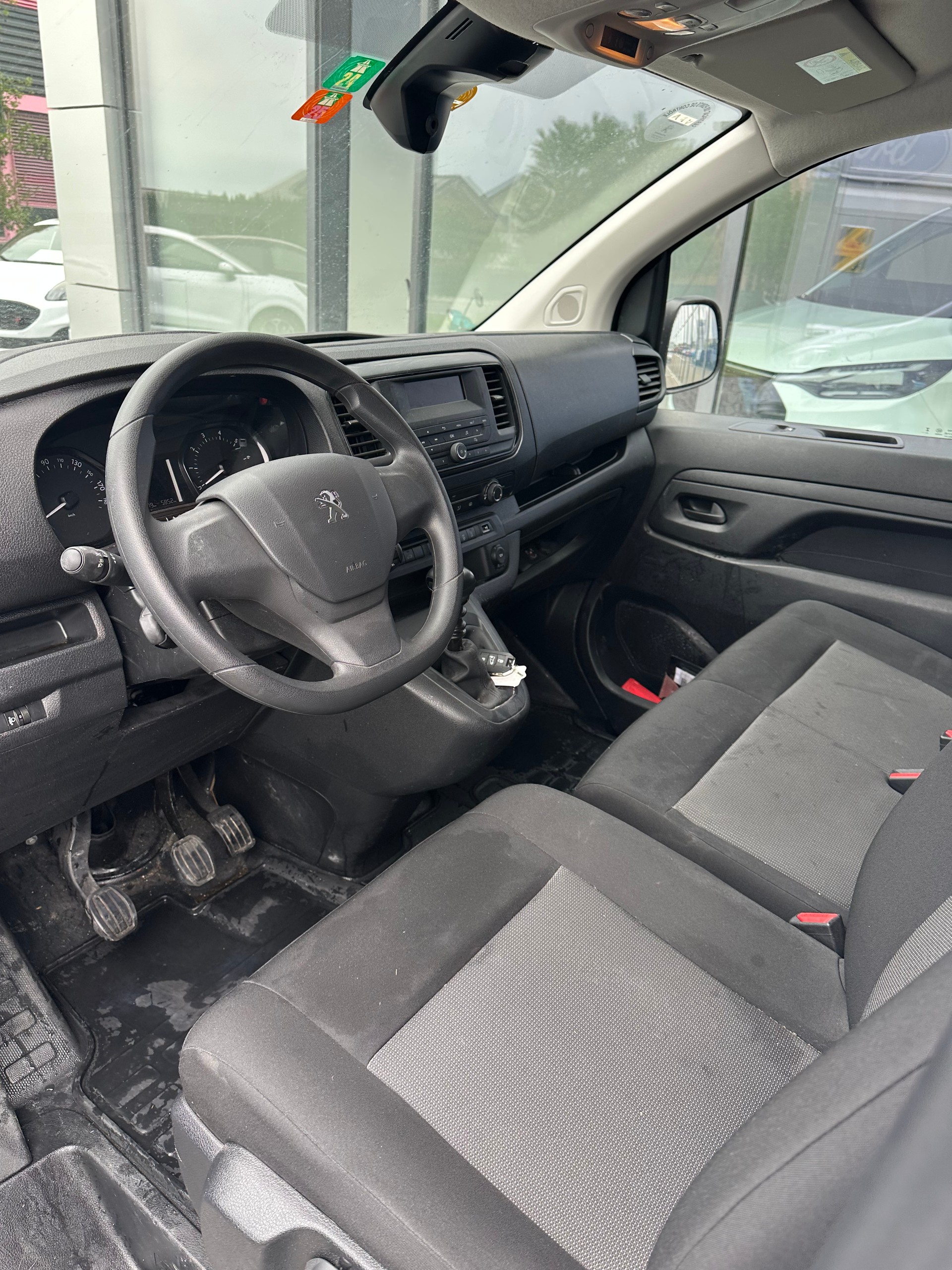 PEUGEOT Expert fourg. Standard 1.5 BlueHDi 145 S/S-image-9