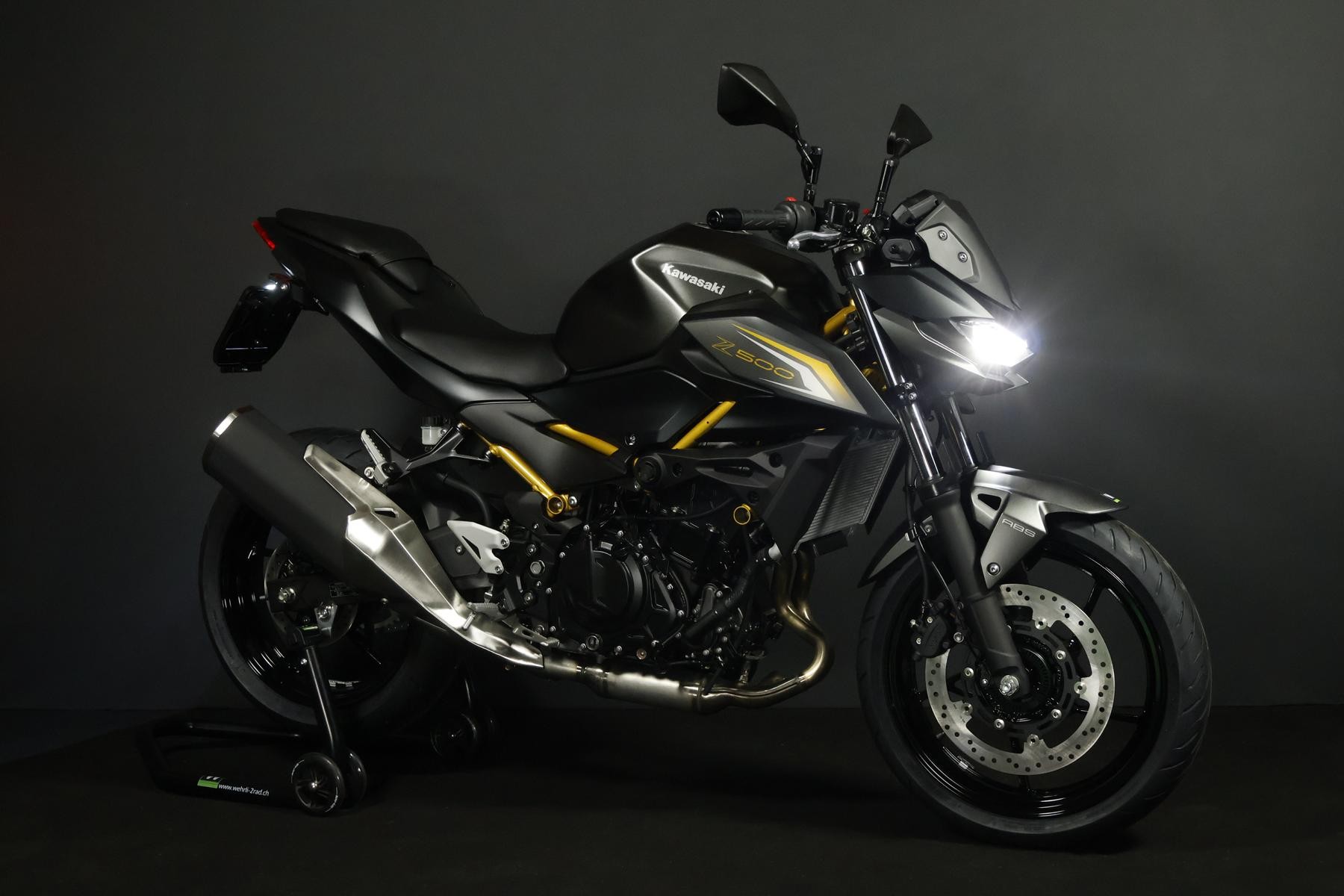 KAWASAKI Z 500 Level 1-showroom-element-1