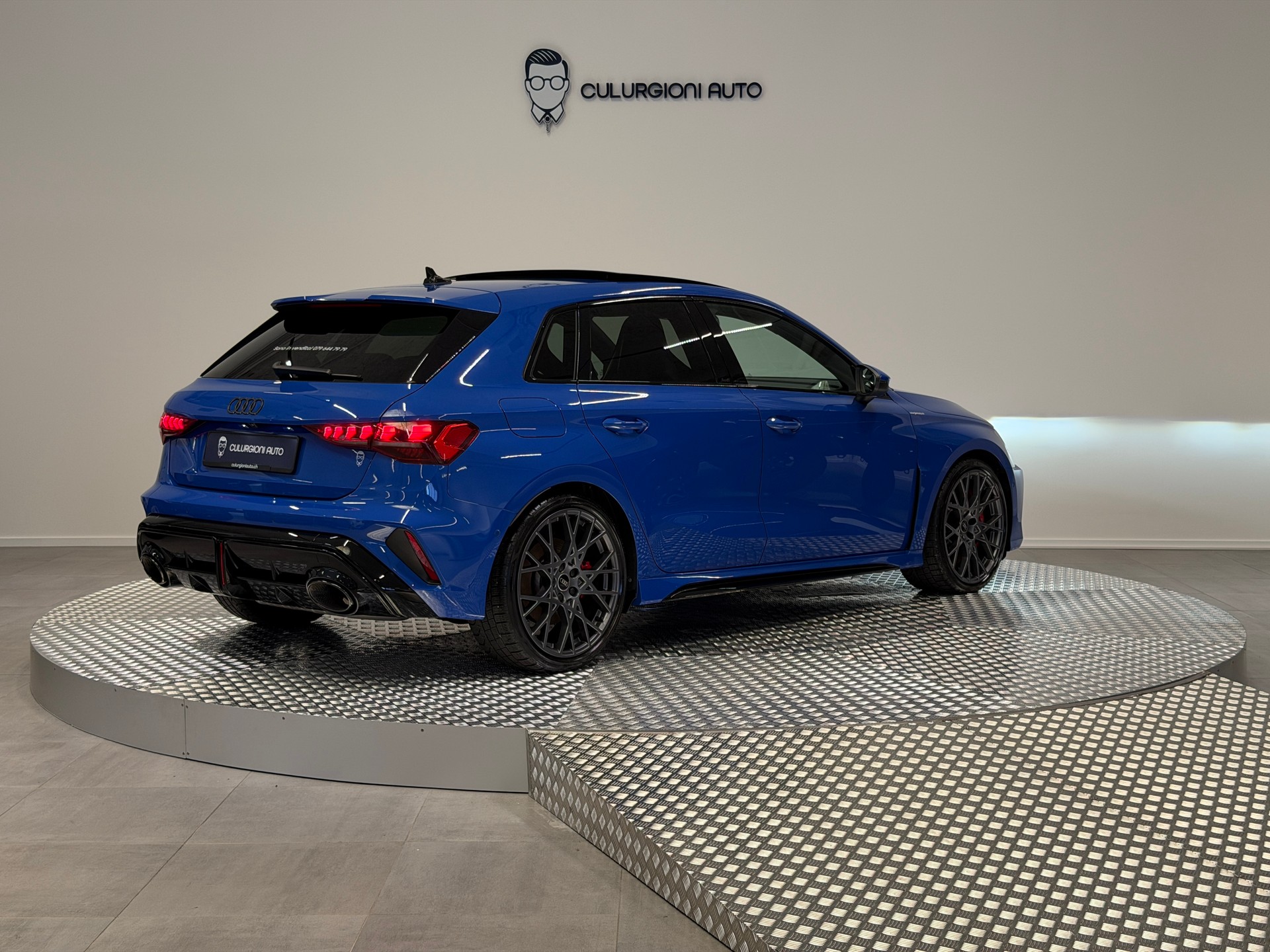 AUDI RS3 Sportback 2.5 TSI quattro S-tronic-image-4