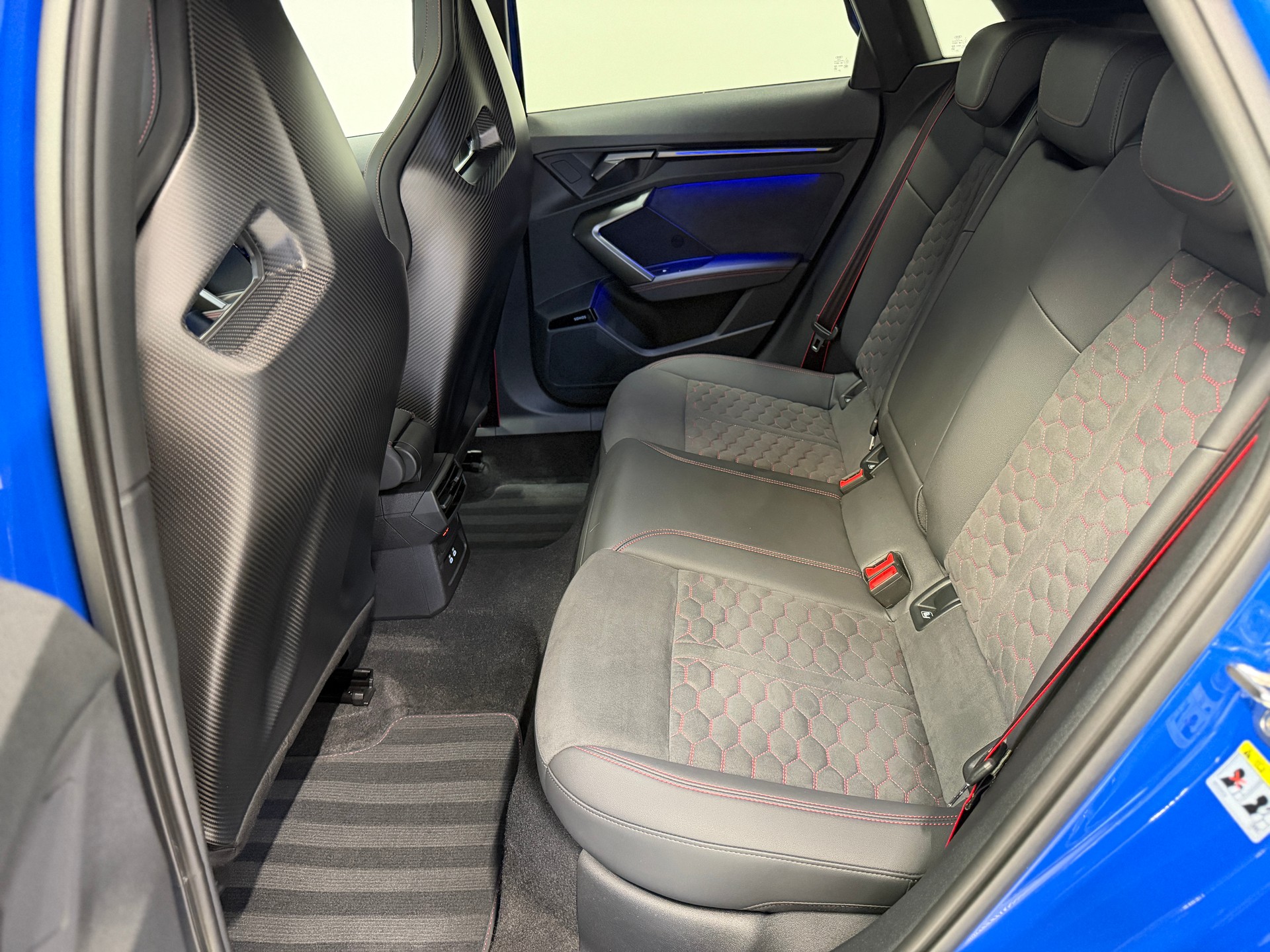 AUDI RS3 Sportback 2.5 TSI quattro S-tronic-image-12