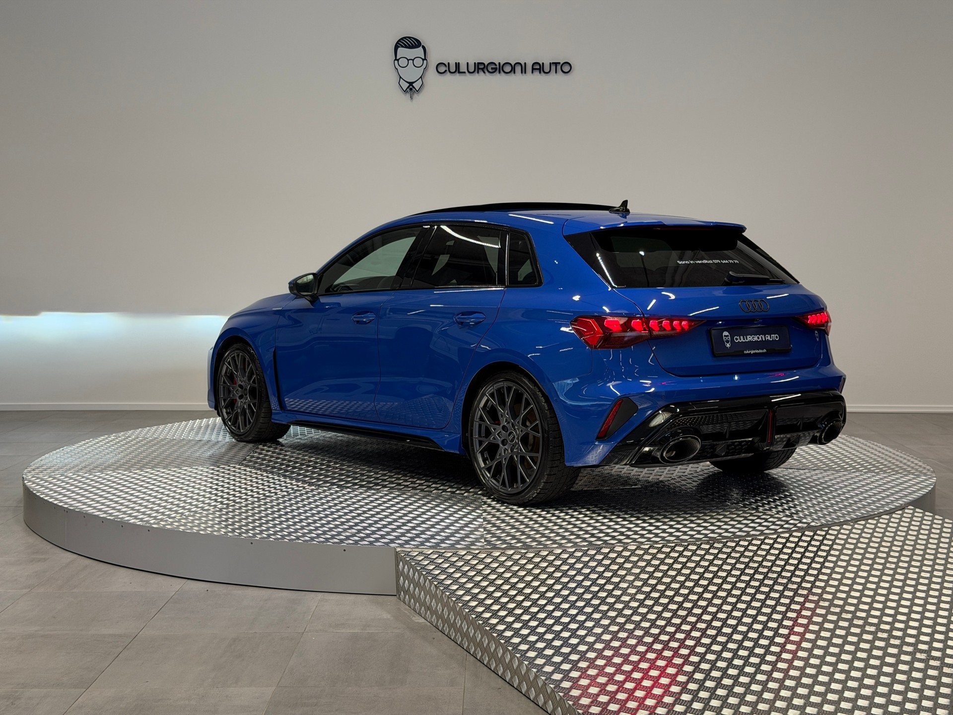 AUDI RS3 Sportback 2.5 TSI quattro S-tronic-image-6