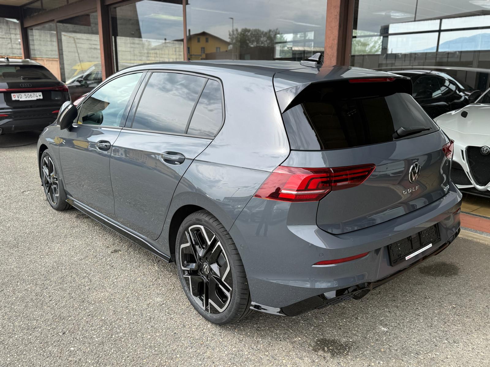 VW Golf 1.5 e TSI mHEV R-Line DSG-image-3