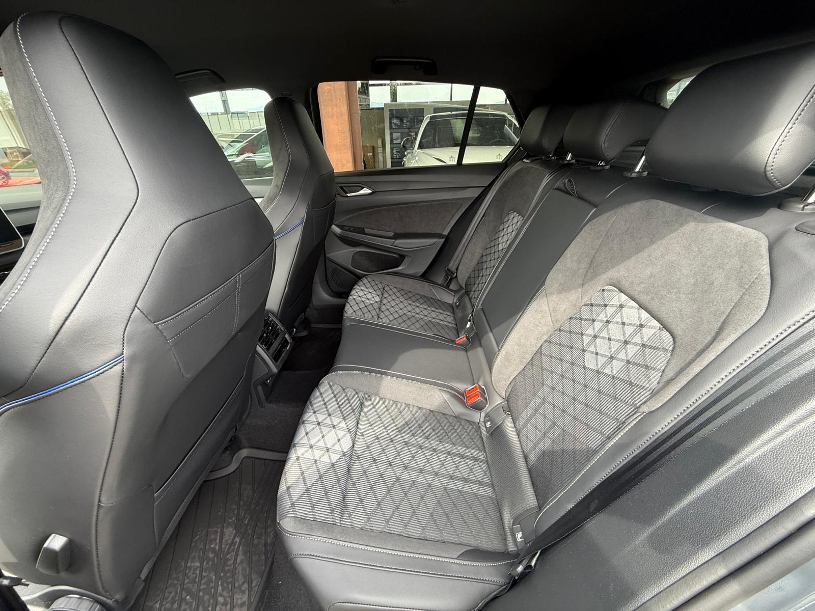 VW Golf 1.5 e TSI mHEV R-Line DSG-image-7