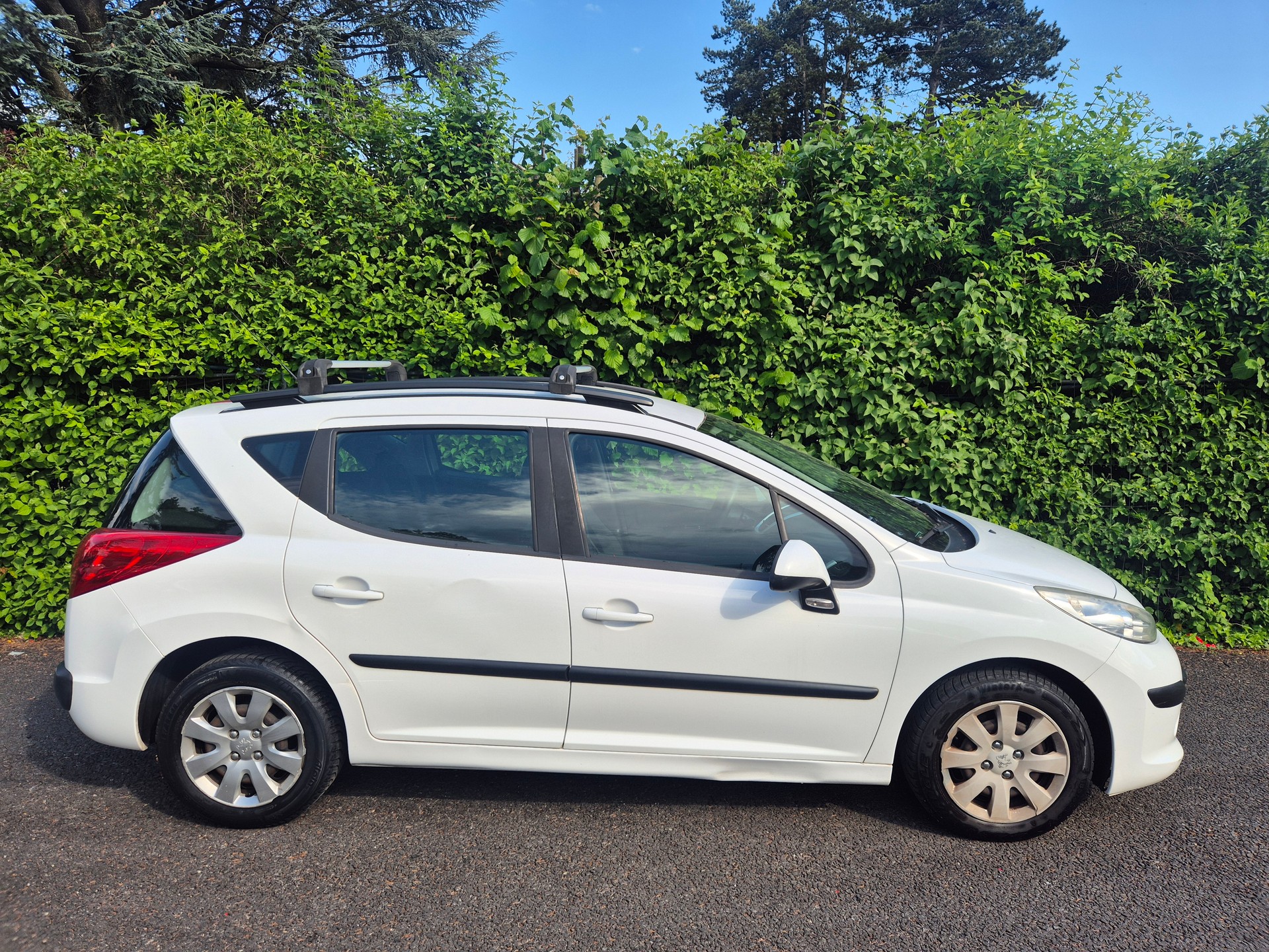 PEUGEOT 207 SW 1.4 16V Trendy-image-3