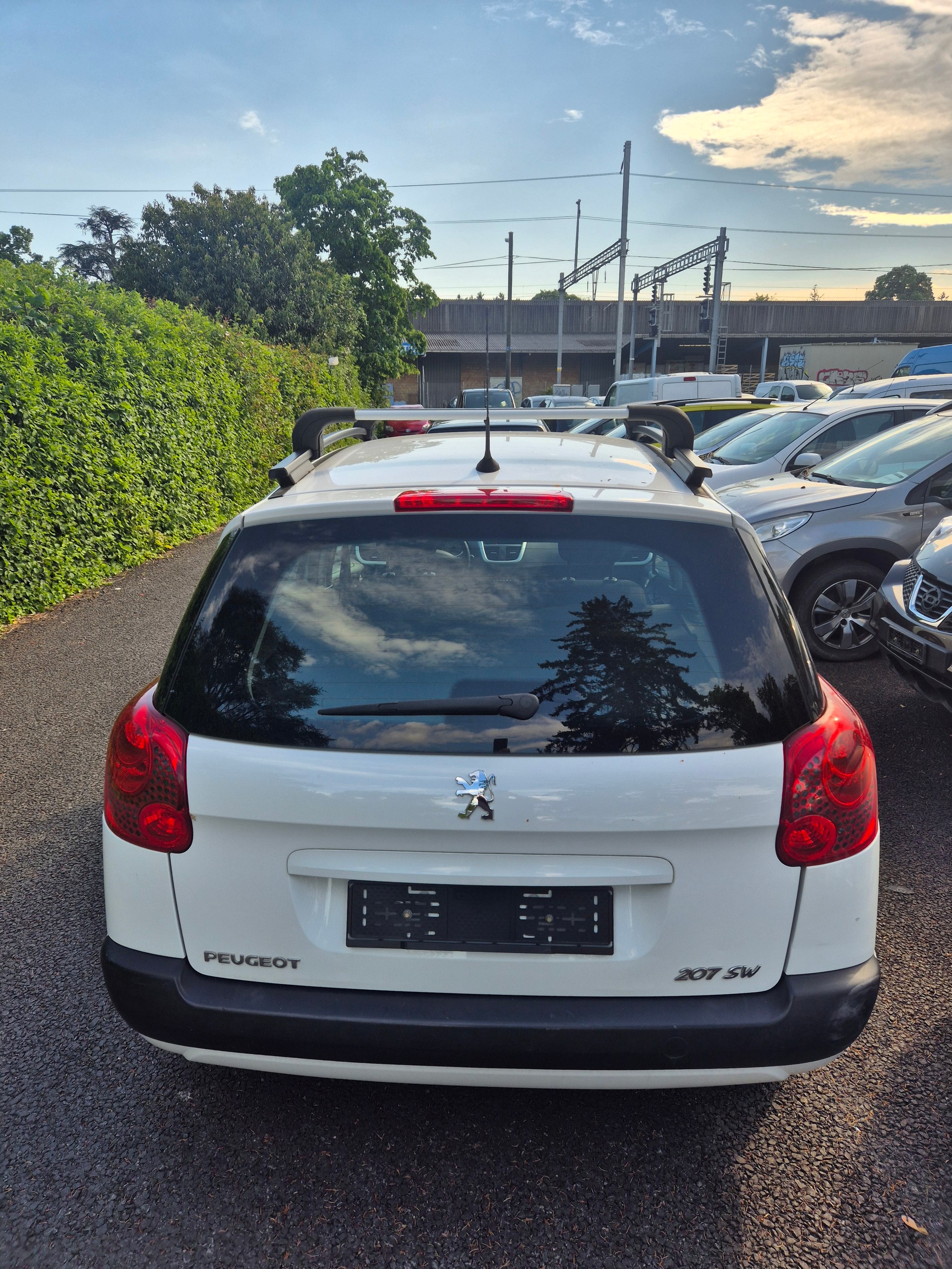 PEUGEOT 207 SW 1.4 16V Trendy-image-7