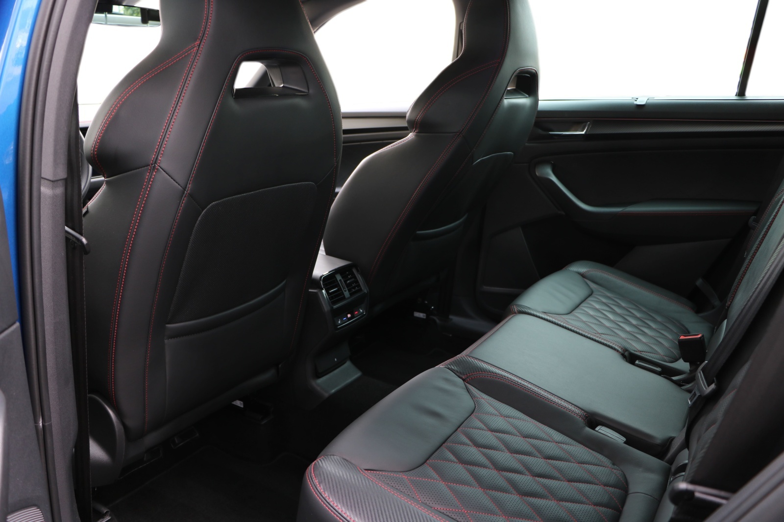 SKODA Kodiaq 2.0 TSI 4x4 RS-image-14