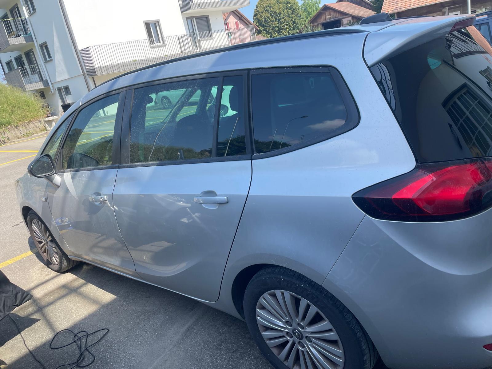 OPEL Zafira 1.6i Turbo Enjoy Automatic-image-8
