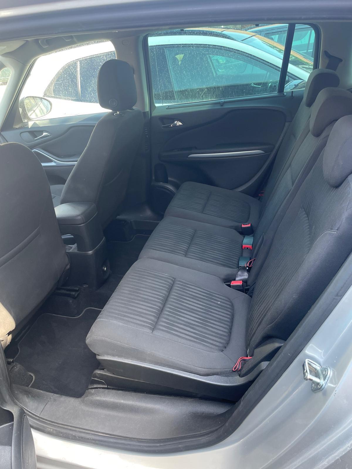 OPEL Zafira 1.6i Turbo Enjoy Automatic-image-11
