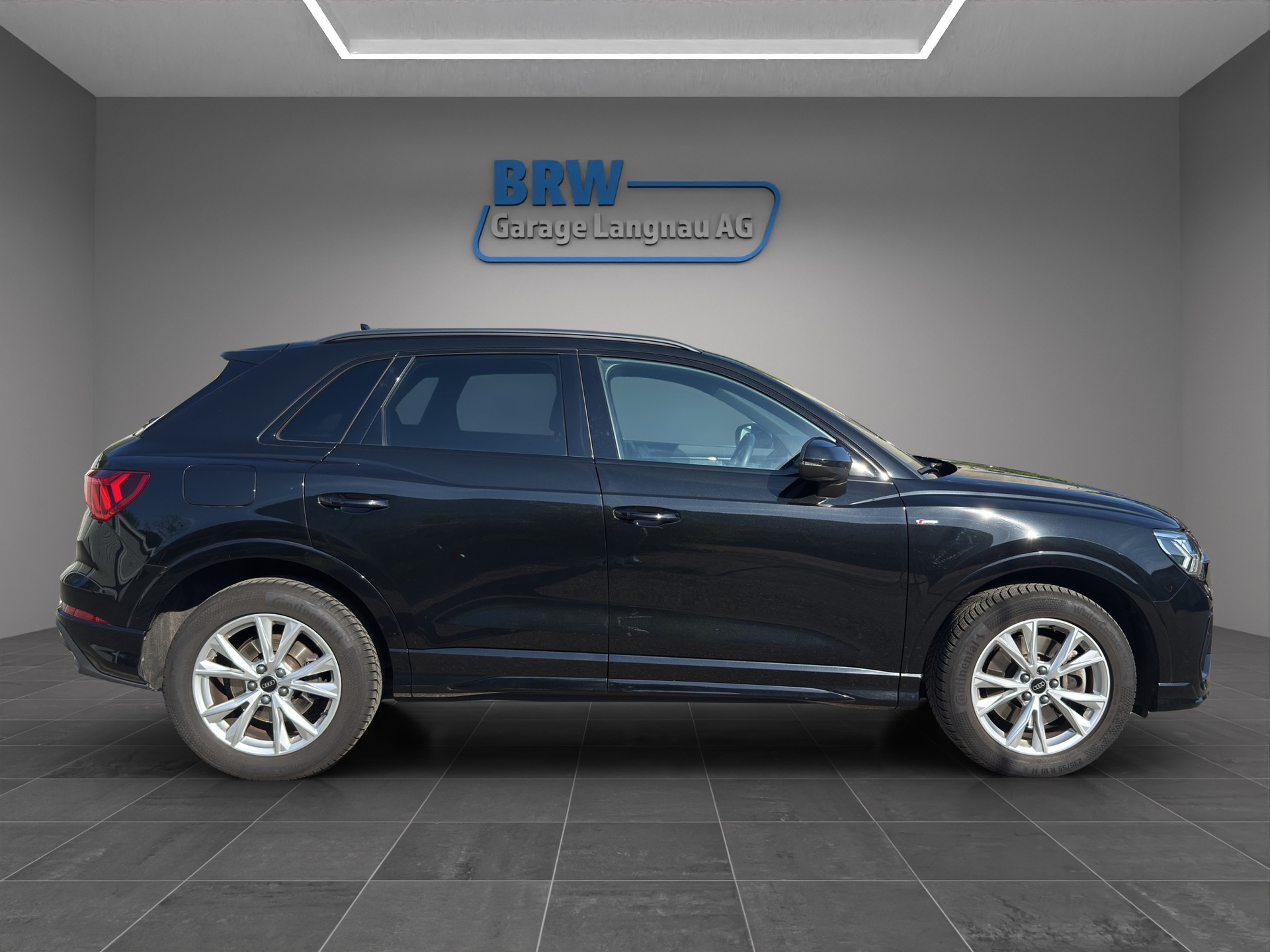 AUDI Q3 40 TFSI S line quattro S-tronic-image-5