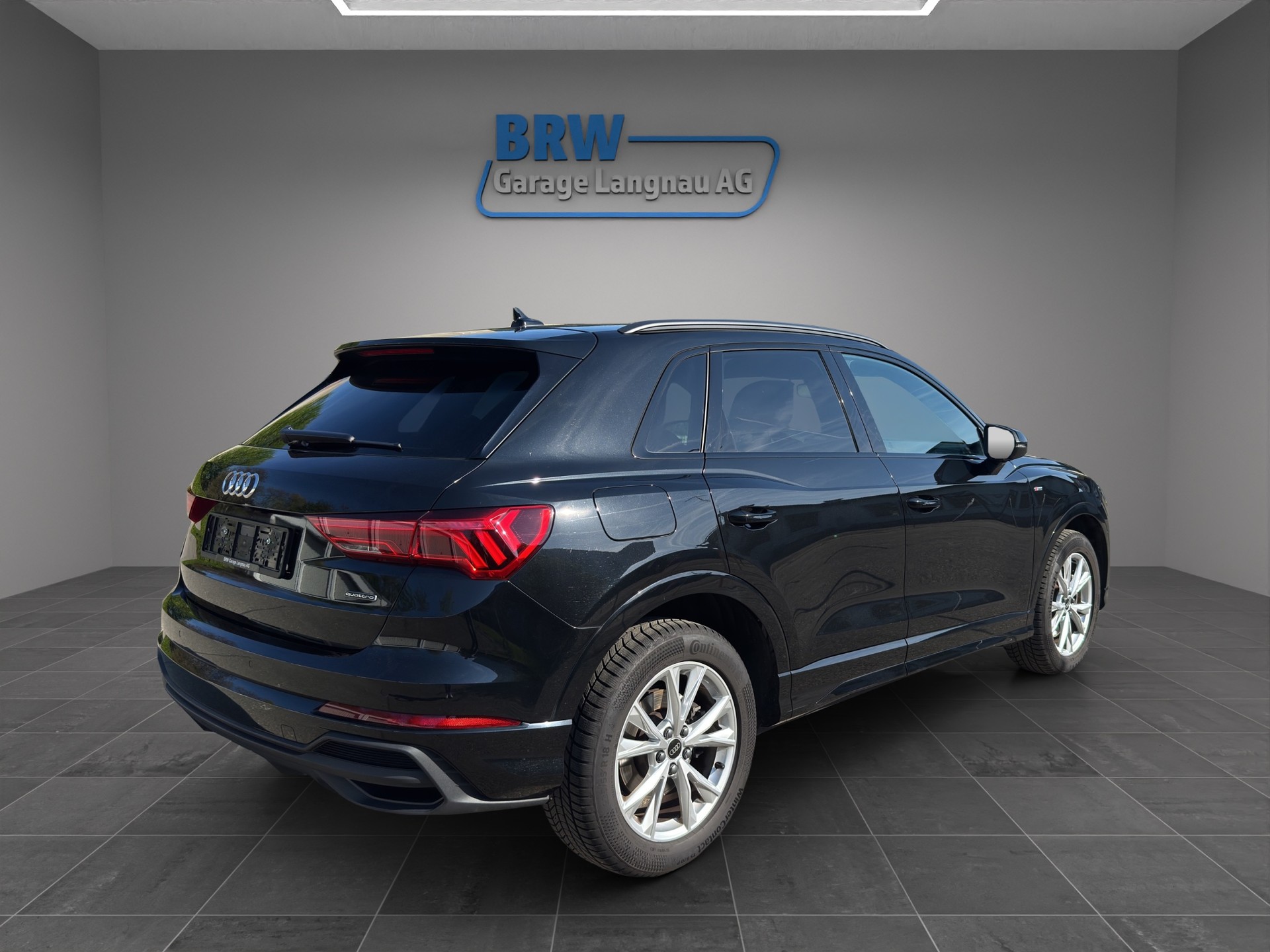 AUDI Q3 40 TFSI S line quattro S-tronic-image-4