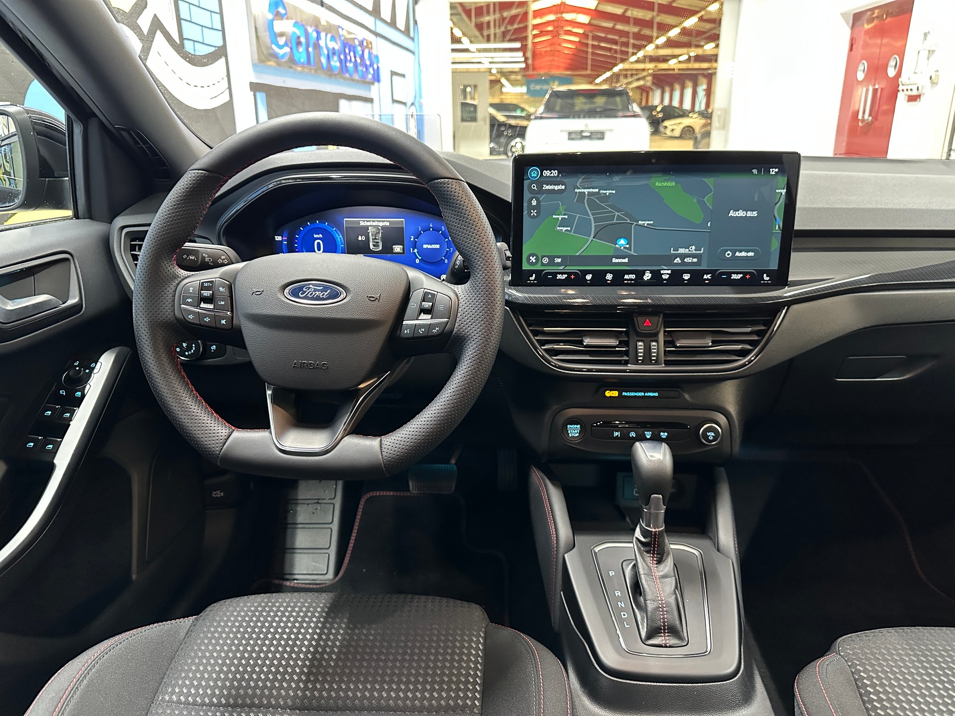 FORD Focus 1.0 MHEV ST-Line X Automat-image-9