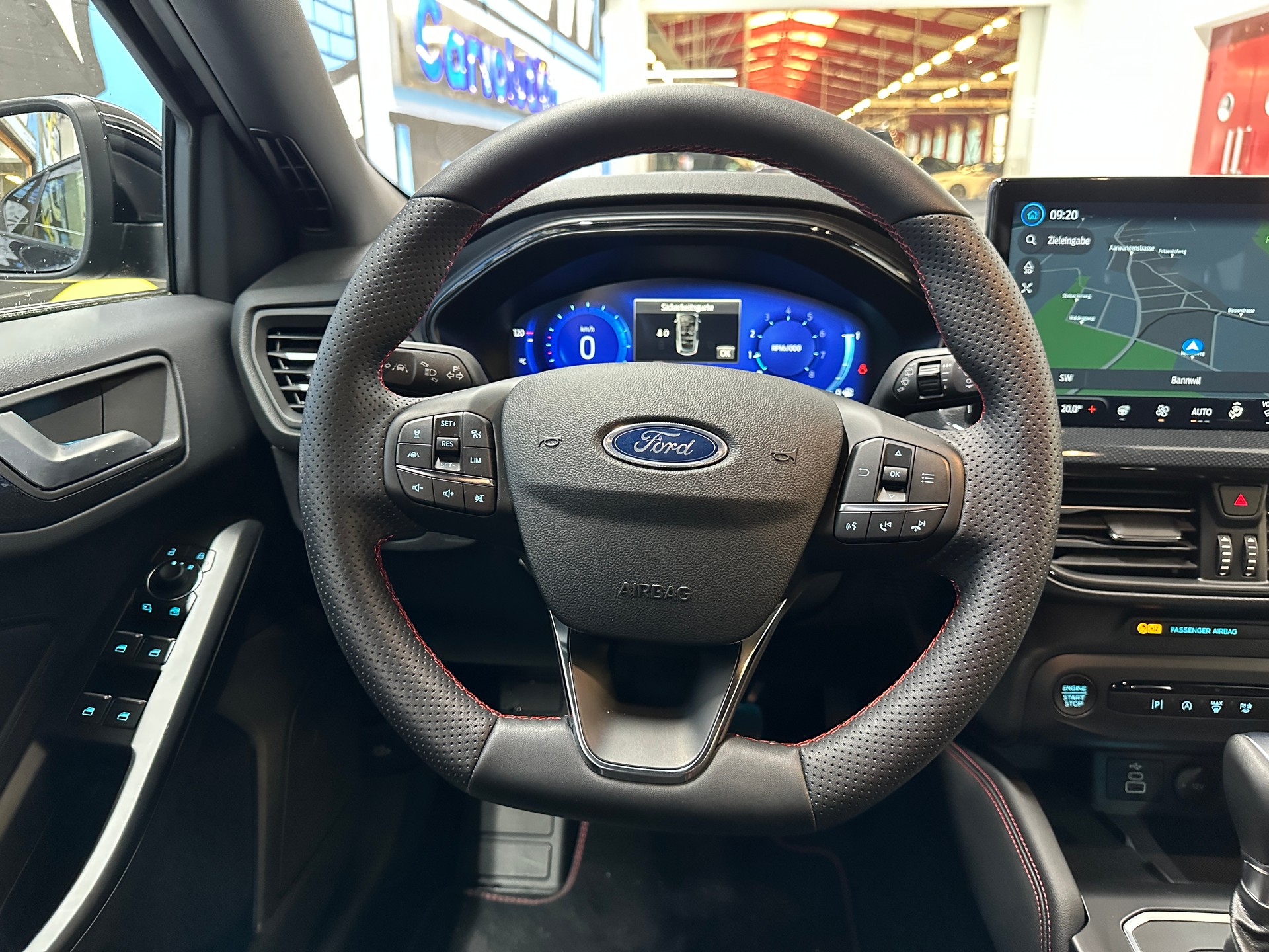 FORD Focus 1.0 MHEV ST-Line X Automat-image-10