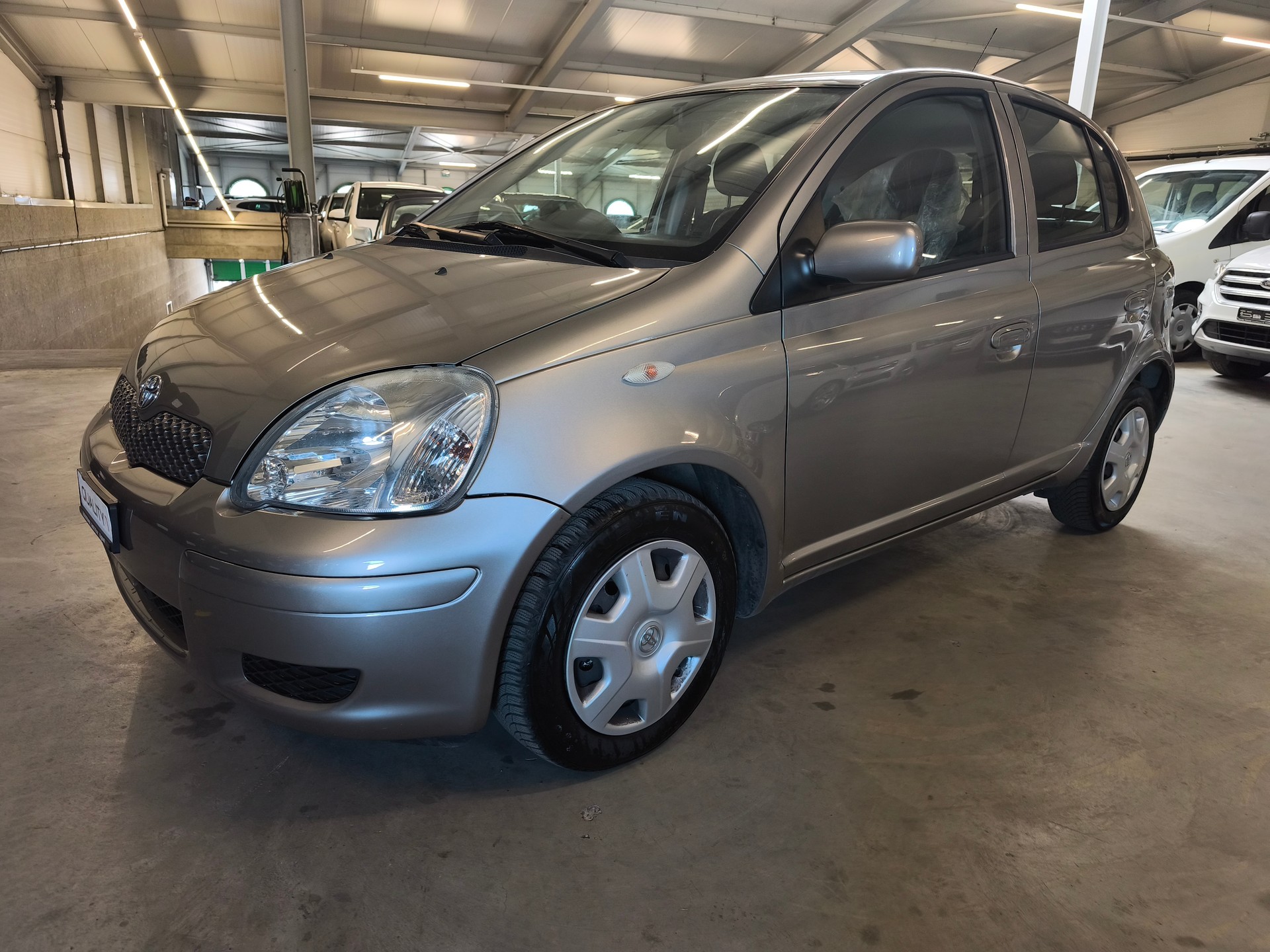 TOYOTA Yaris 1.3 Linea Sol-image-5