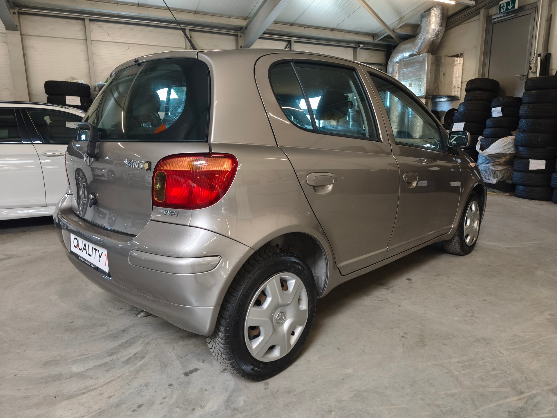 TOYOTA Yaris 1.3 Linea Sol-image-2