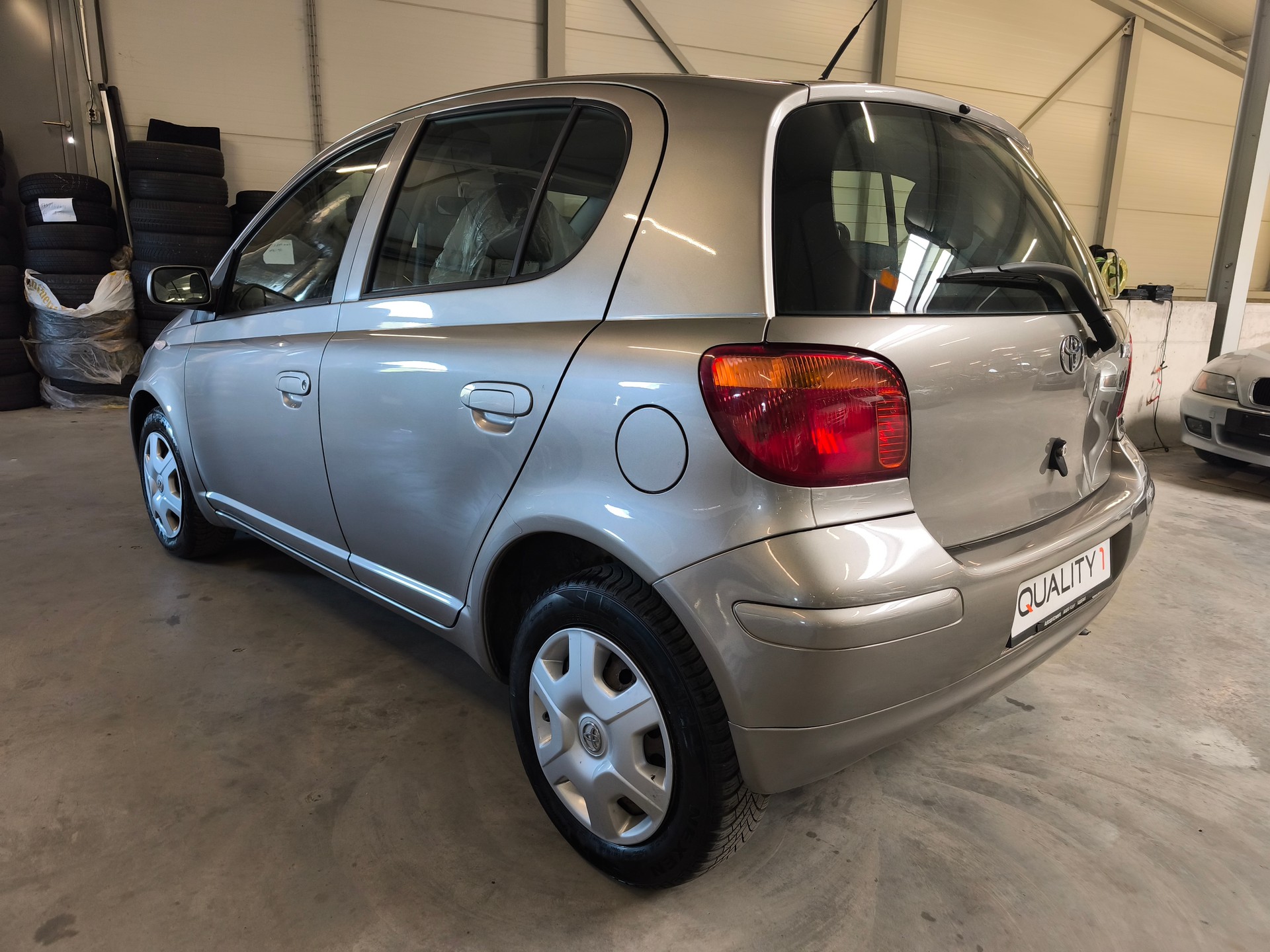 TOYOTA Yaris 1.3 Linea Sol-image-4